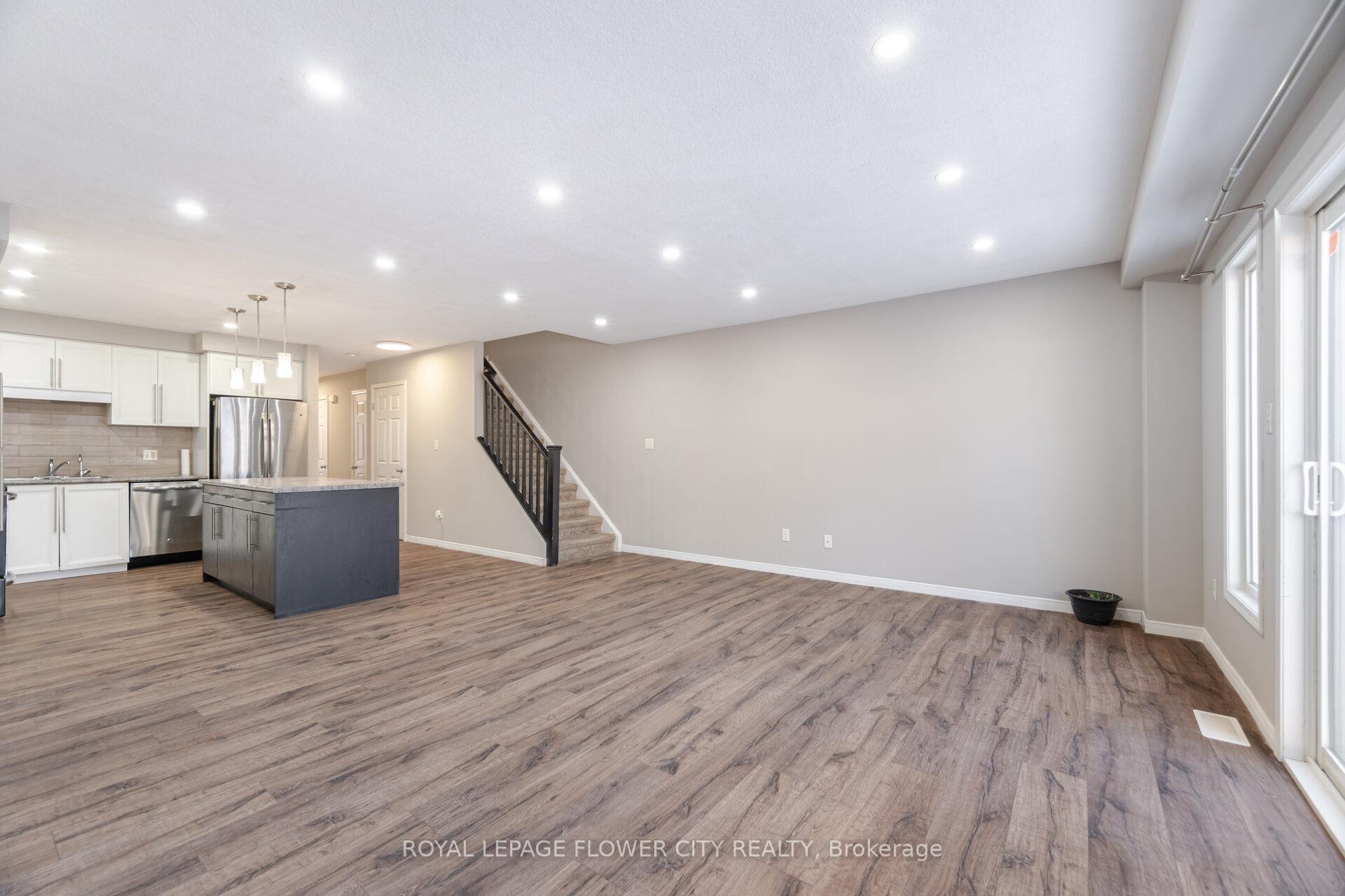 Photo 33 of 185 Maitland Street, Kitchener, Huron Park — HOMEH