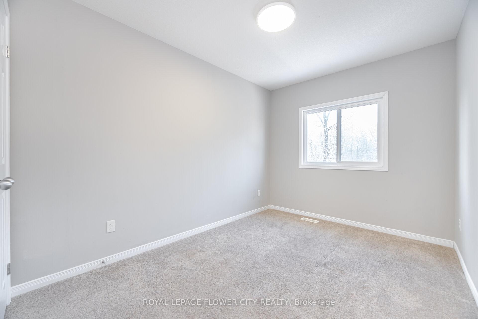 Photo 38 of 185 Maitland Street, Kitchener, Huron Park — HOMEH