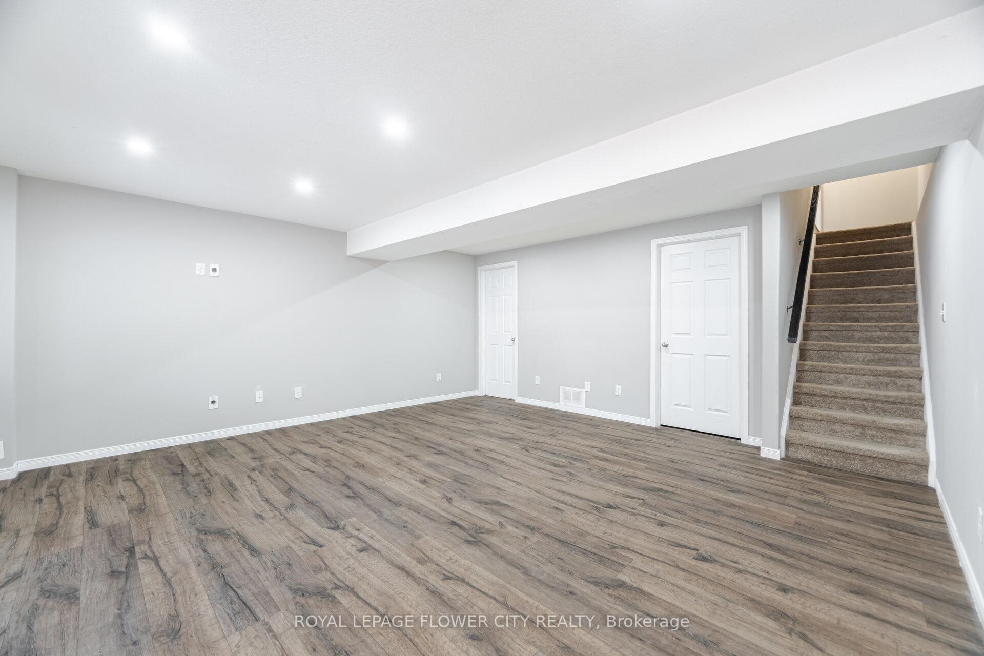 Photo 26 of 185 Maitland Street, Kitchener, Huron Park — HOMEH