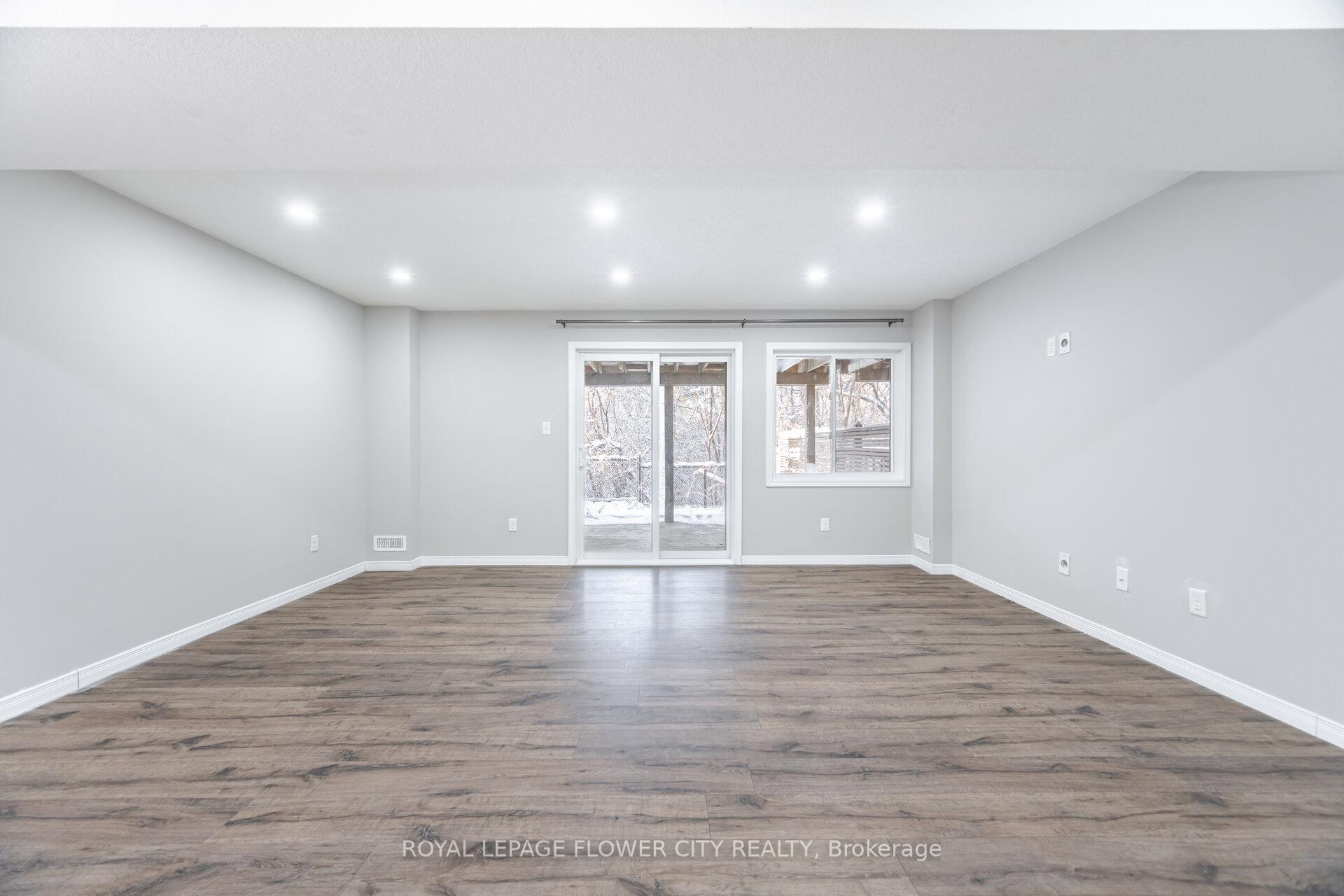 Photo 28 of 185 Maitland Street, Kitchener, Huron Park — HOMEH