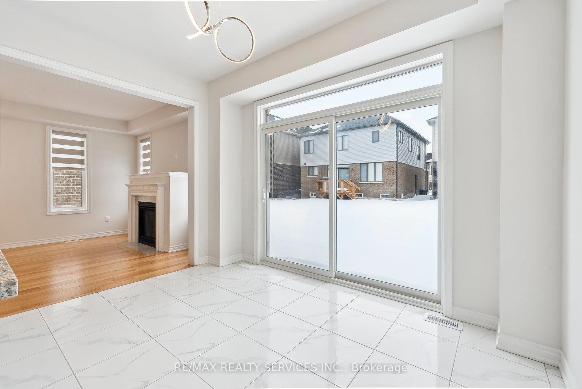 Photo 34 of 16 Ludlow Drive, Barrie, Innis-Shore — HOMEH