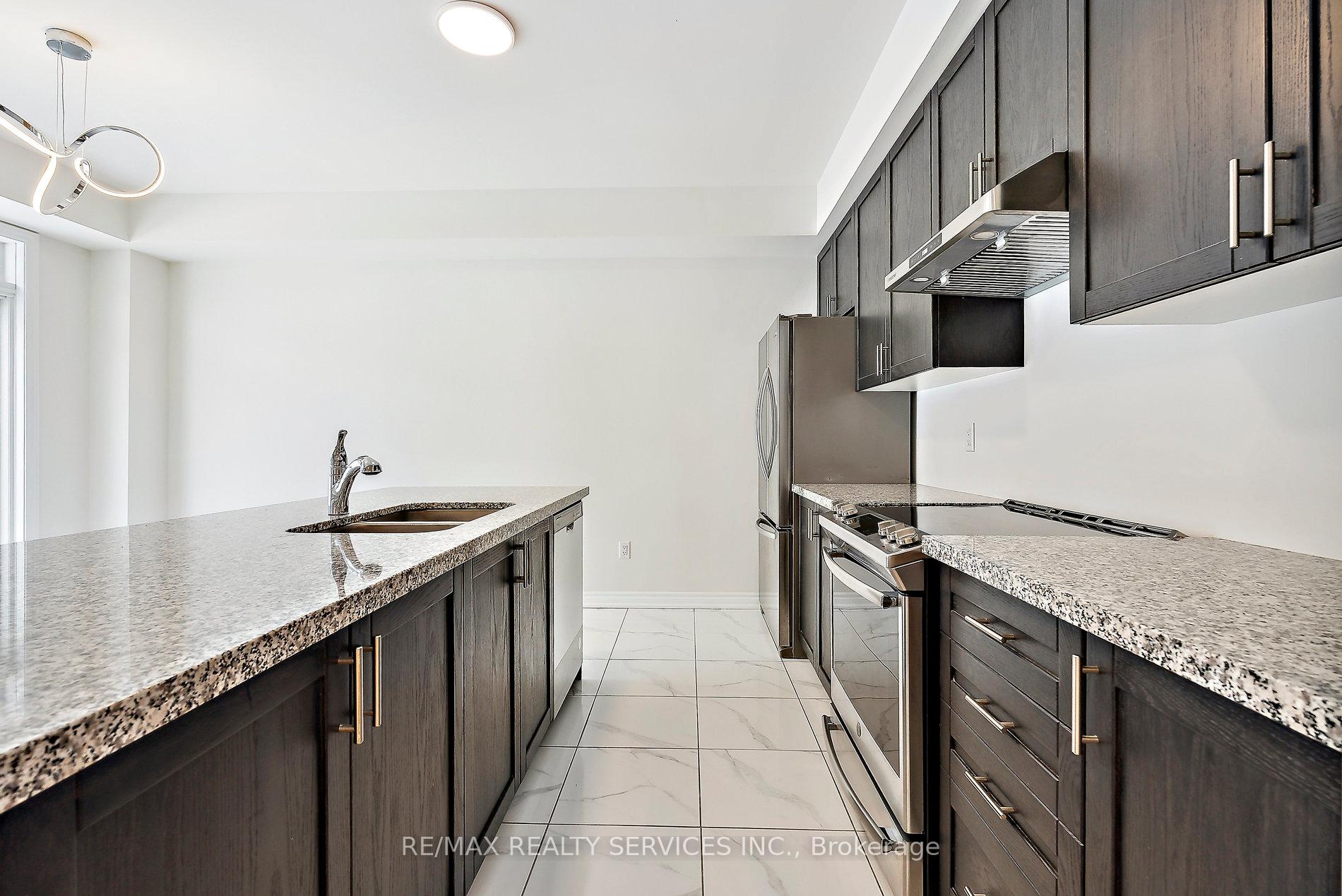 Photo 31 of 16 Ludlow Drive, Barrie, Innis-Shore — HOMEH
