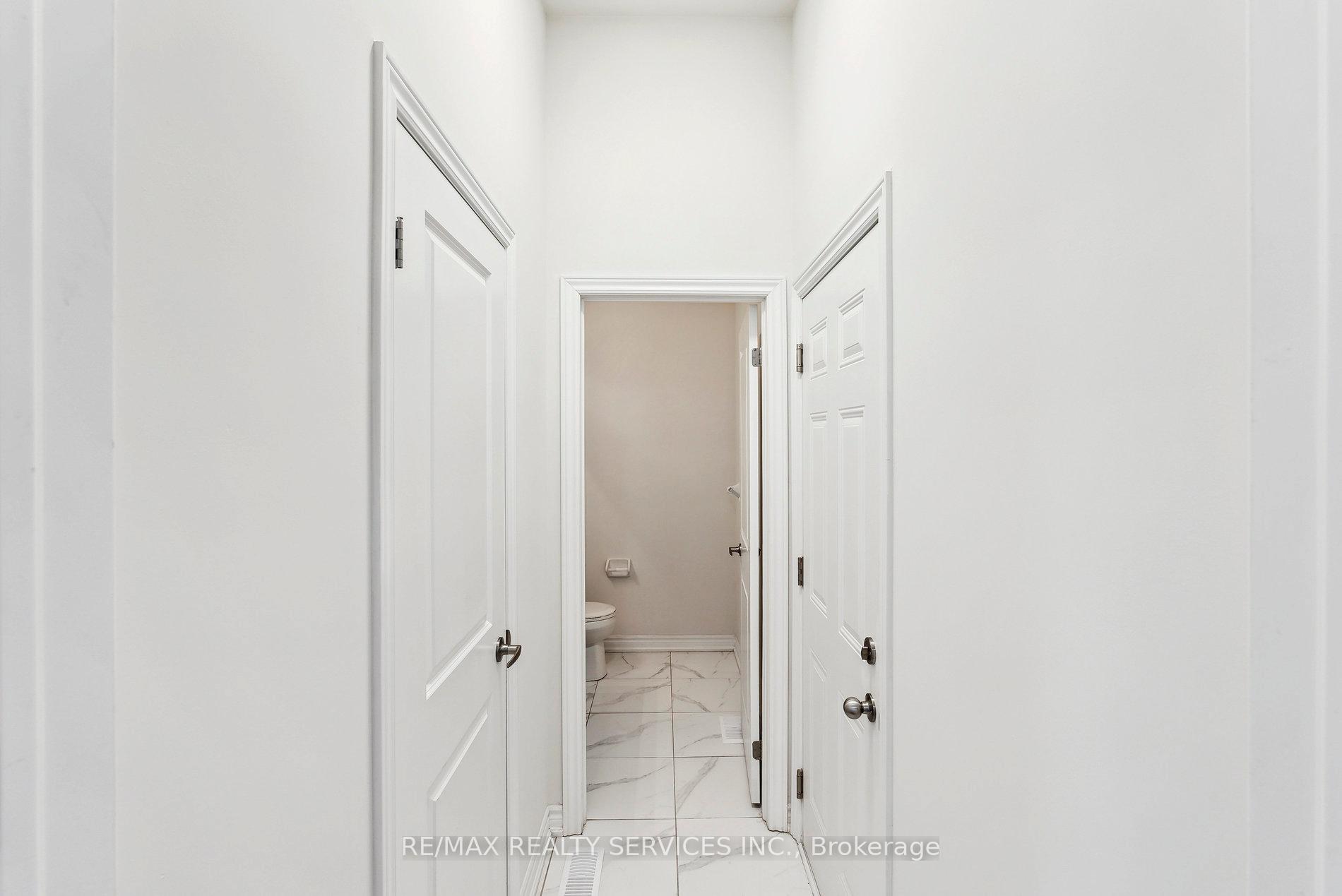 Photo 8 of 16 Ludlow Drive, Barrie, Innis-Shore — HOMEH
