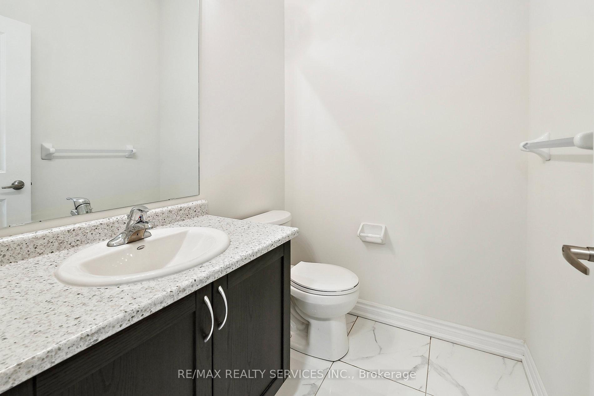 Photo 19 of 16 Ludlow Drive, Barrie, Innis-Shore — HOMEH