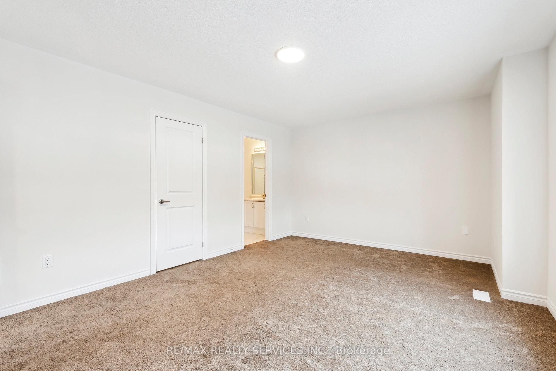 Photo 21 of 16 Ludlow Drive, Barrie, Innis-Shore — HOMEH