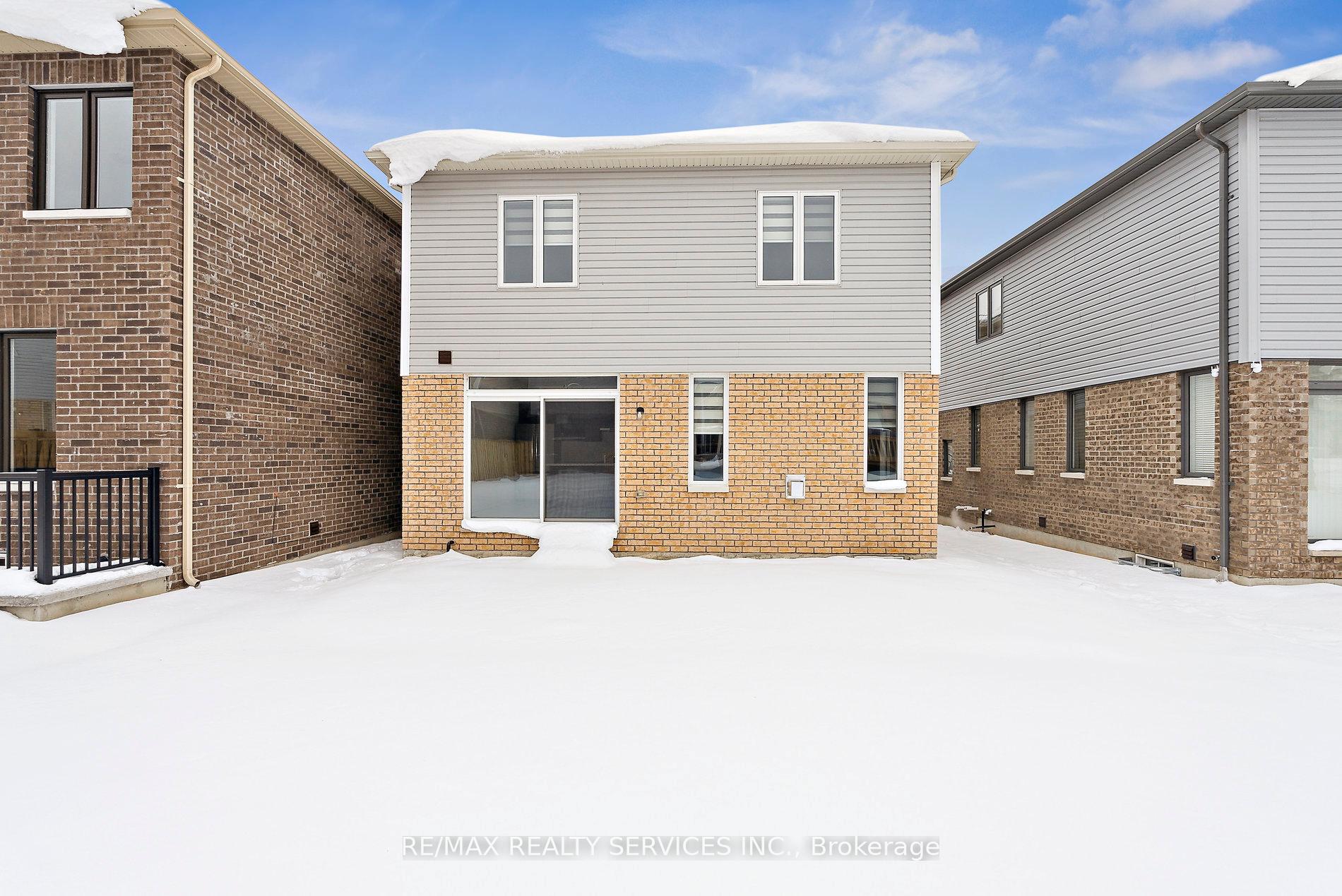 Photo 36 of 16 Ludlow Drive, Barrie, Innis-Shore — HOMEH