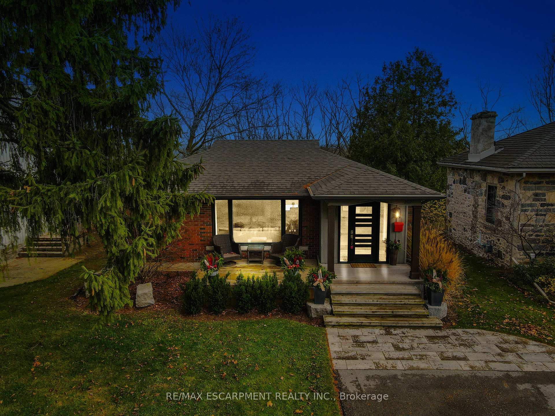 Photo 1 of 207 West River Road, Cambridge, St Andrews/Southwood — HOMEH