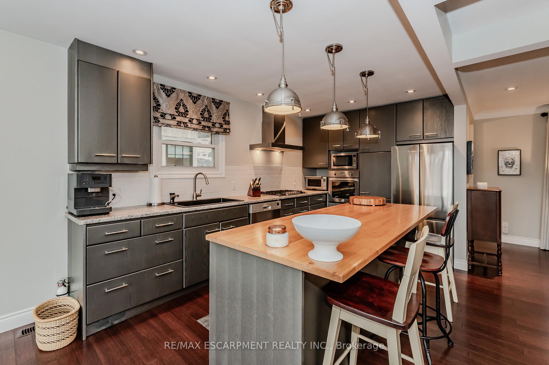 Photo 12 of 207 West River Road, Cambridge, St Andrews/Southwood — HOMEH