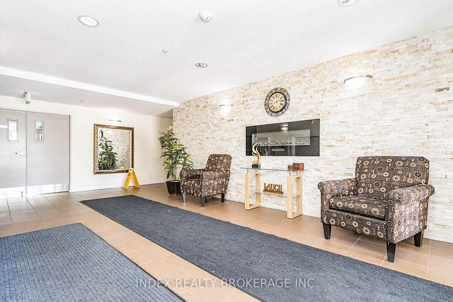 Photo 3 of Unit 1218, 8 Dayspring Circle, Brampton, Goreway Drive Corridor — HOMEH