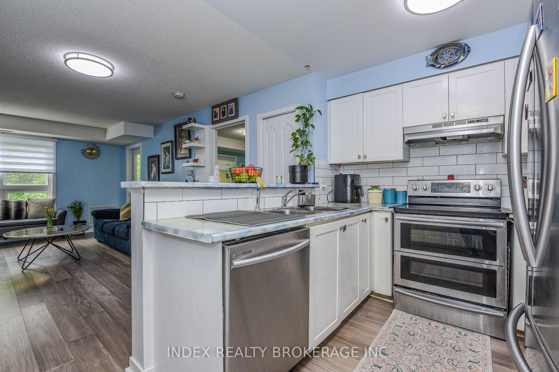 Photo 10 of Unit 1218, 8 Dayspring Circle, Brampton, Goreway Drive Corridor — HOMEH