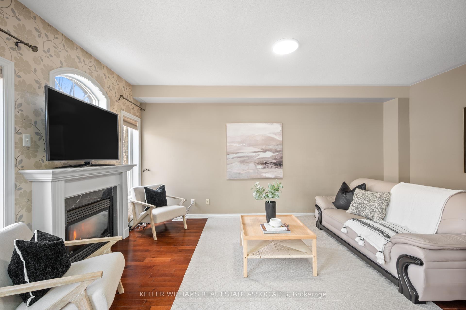 Photo 11 of 61 Oblate Crescent, Brampton, Bram West — HOMEH