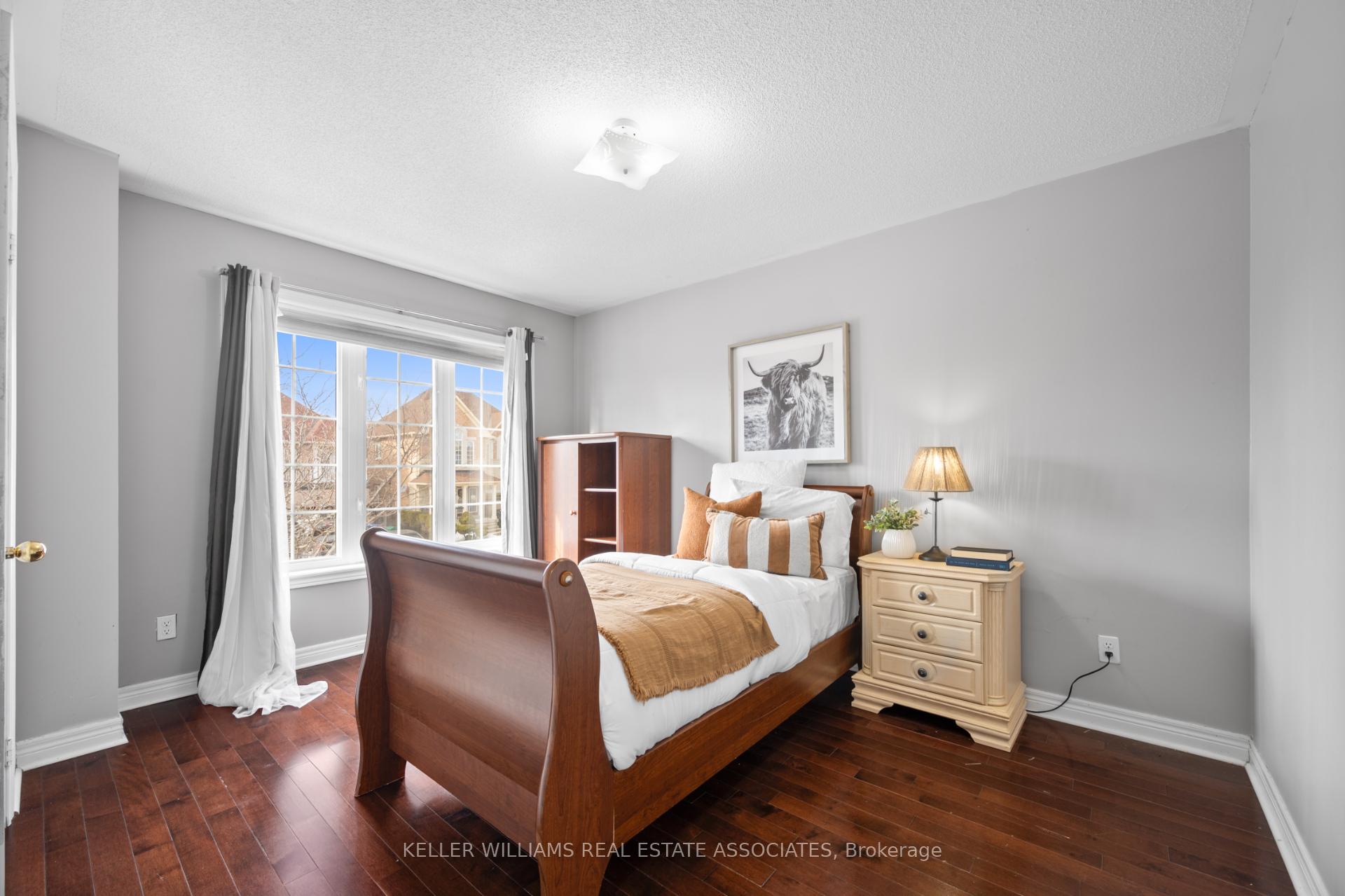 Photo 22 of 61 Oblate Crescent, Brampton, Bram West — HOMEH