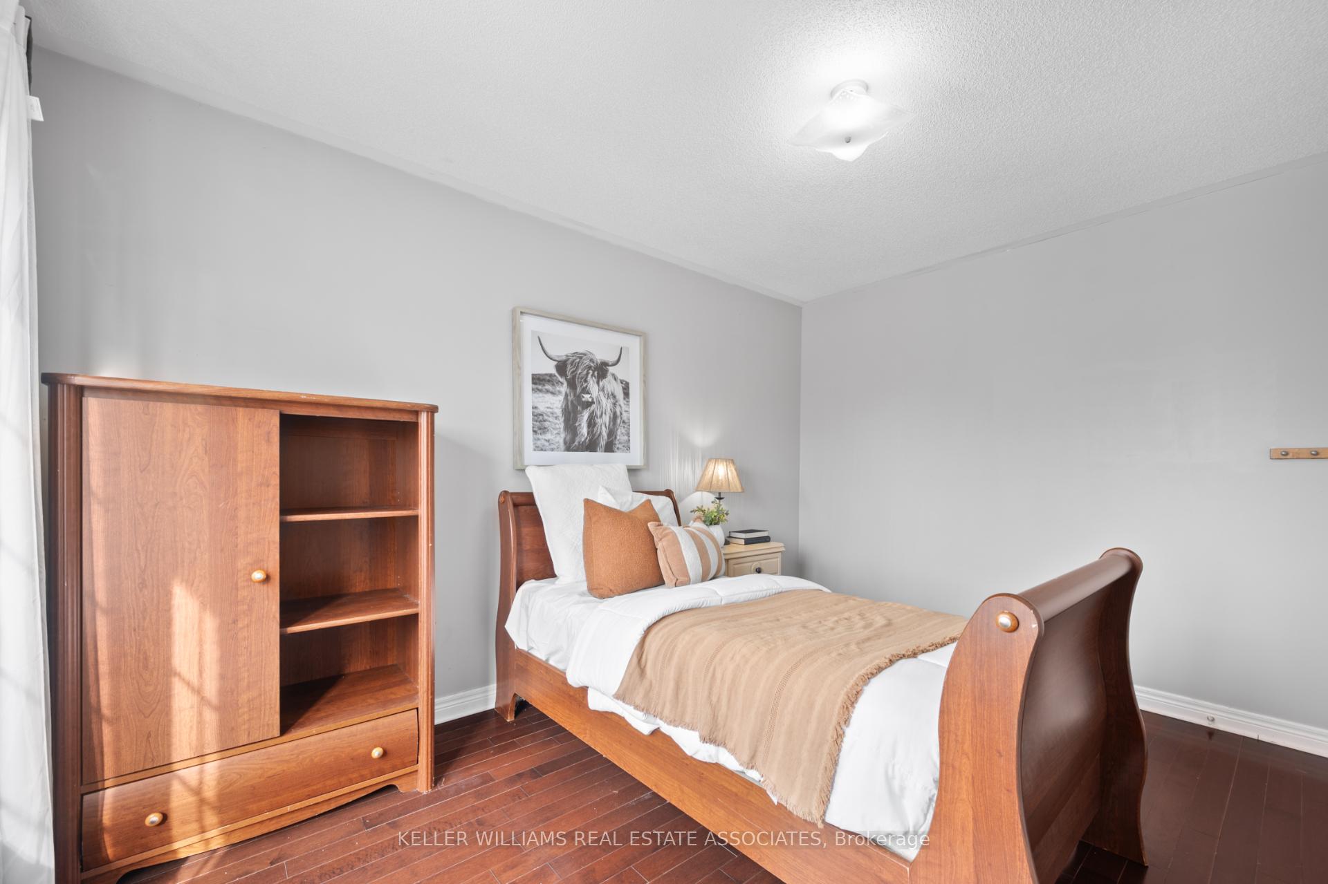 Photo 21 of 61 Oblate Crescent, Brampton, Bram West — HOMEH