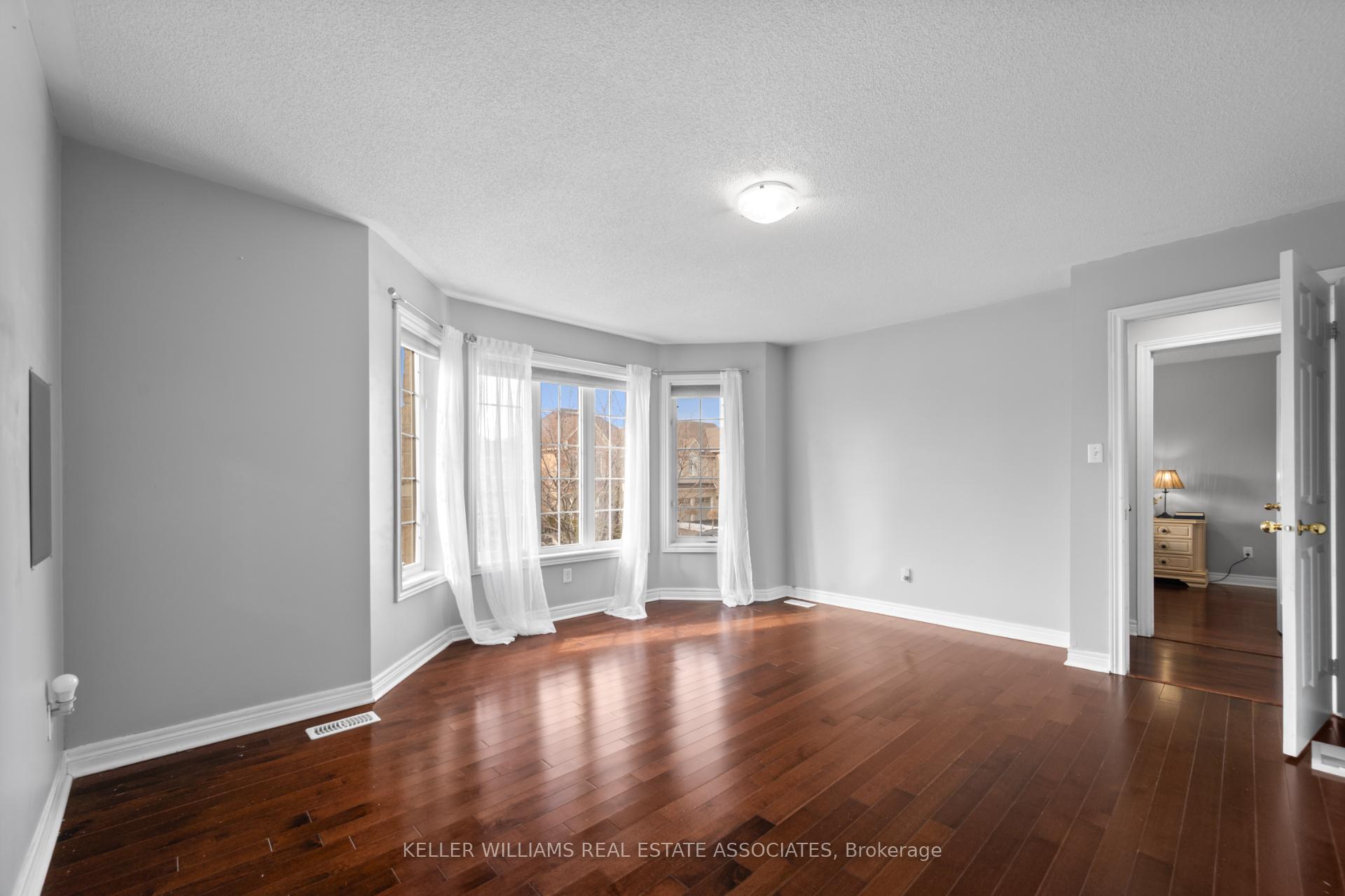 Photo 25 of 61 Oblate Crescent, Brampton, Bram West — HOMEH