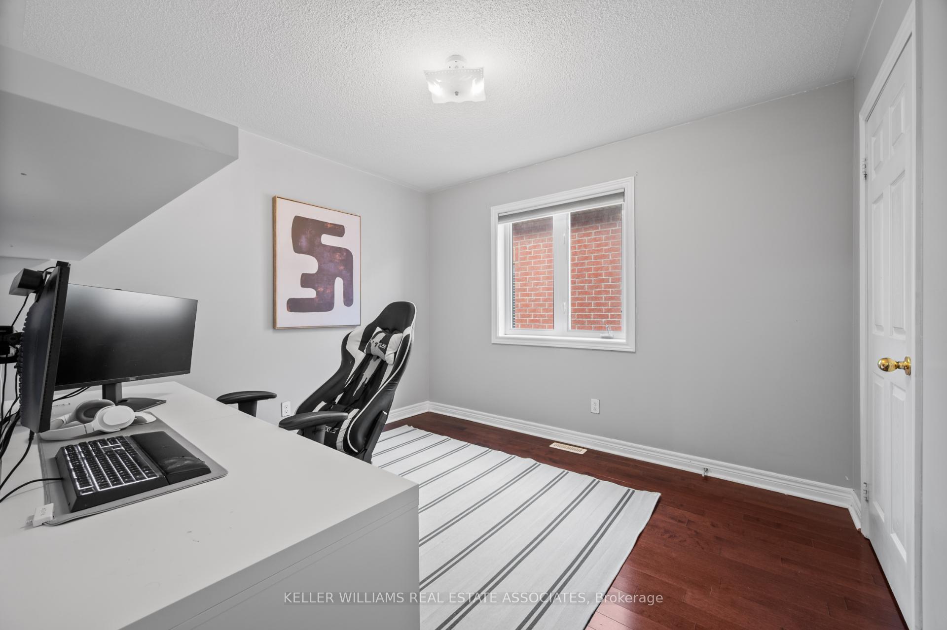 Photo 20 of 61 Oblate Crescent, Brampton, Bram West — HOMEH