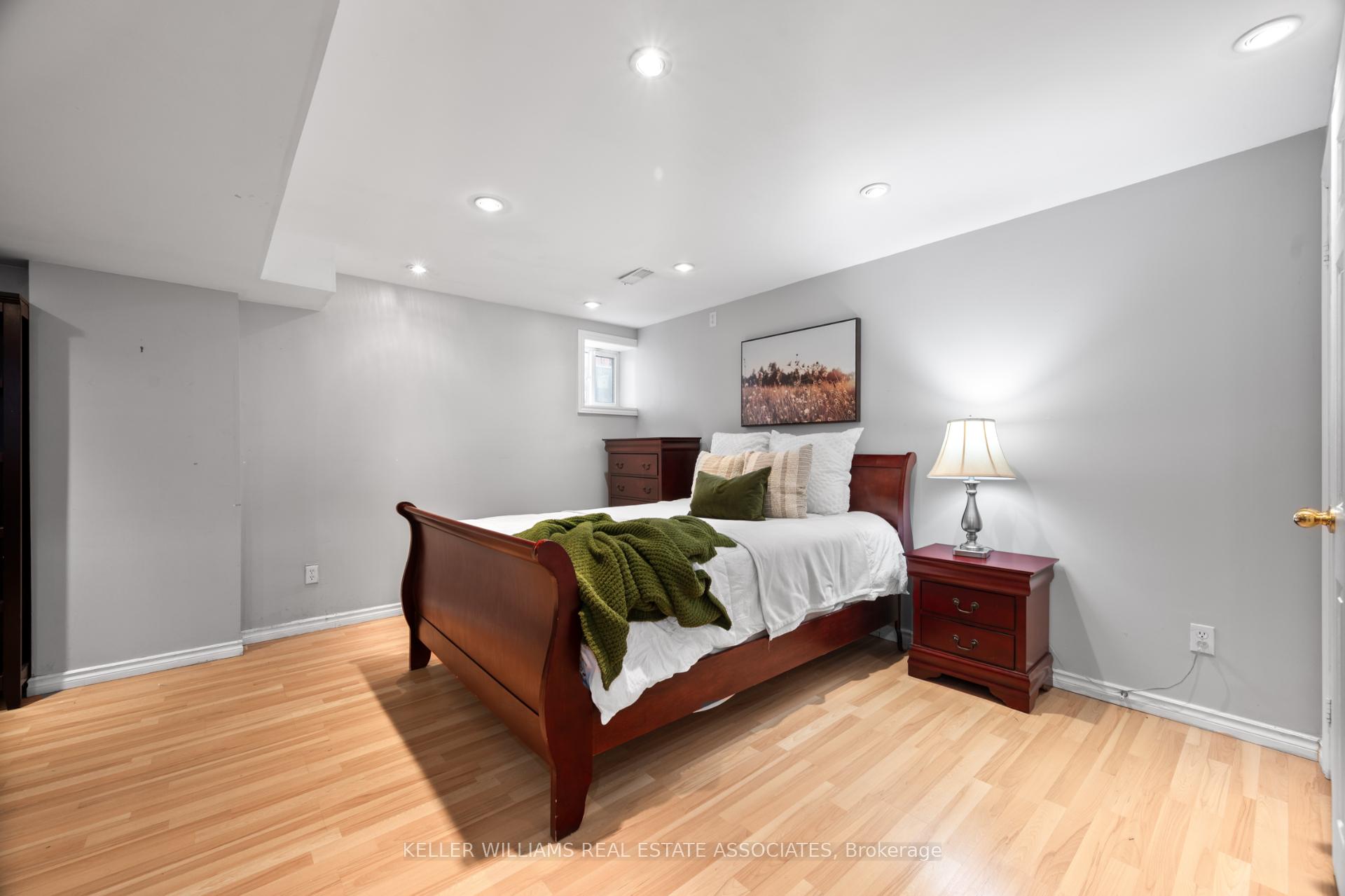 Photo 23 of 61 Oblate Crescent, Brampton, Bram West — HOMEH