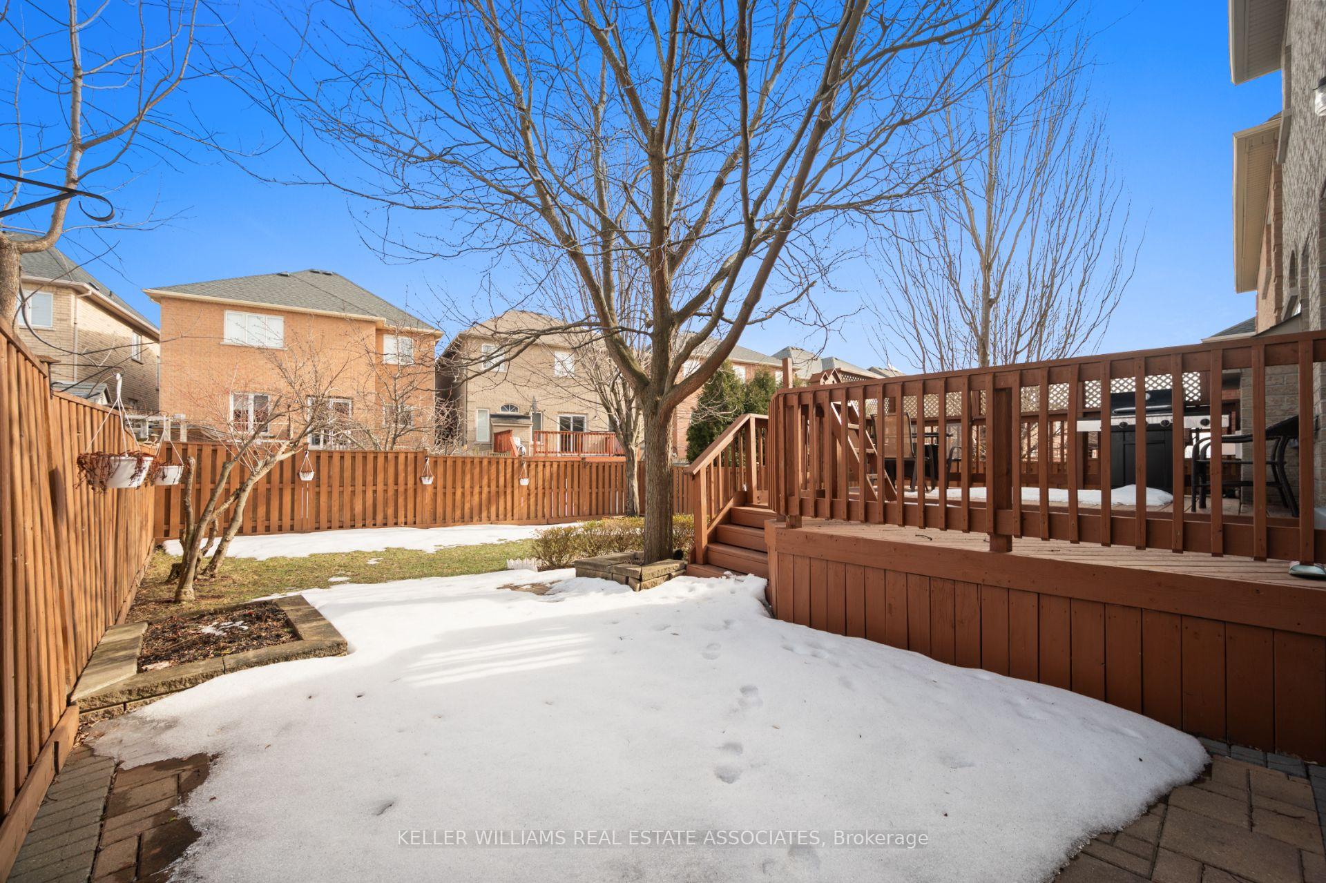 Photo 36 of 61 Oblate Crescent, Brampton, Bram West — HOMEH