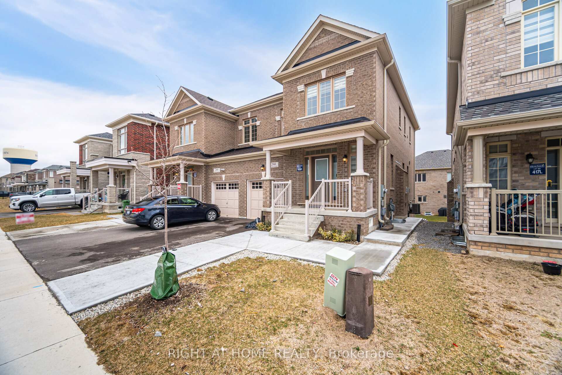 Photo 1 of 266 Skinner Road, Hamilton, Waterdown — HOMEH