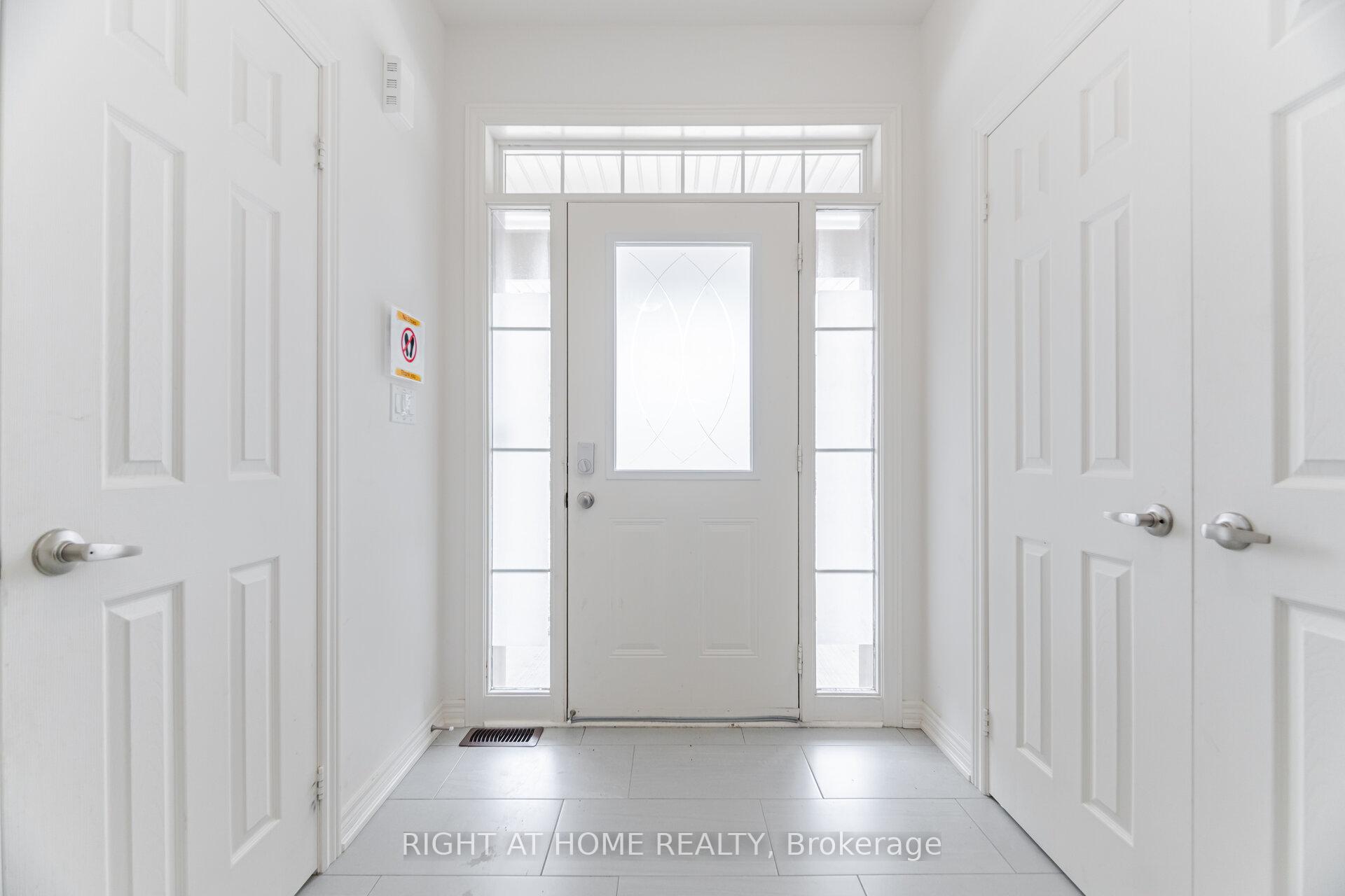 Photo 3 of 266 Skinner Road, Hamilton, Waterdown — HOMEH