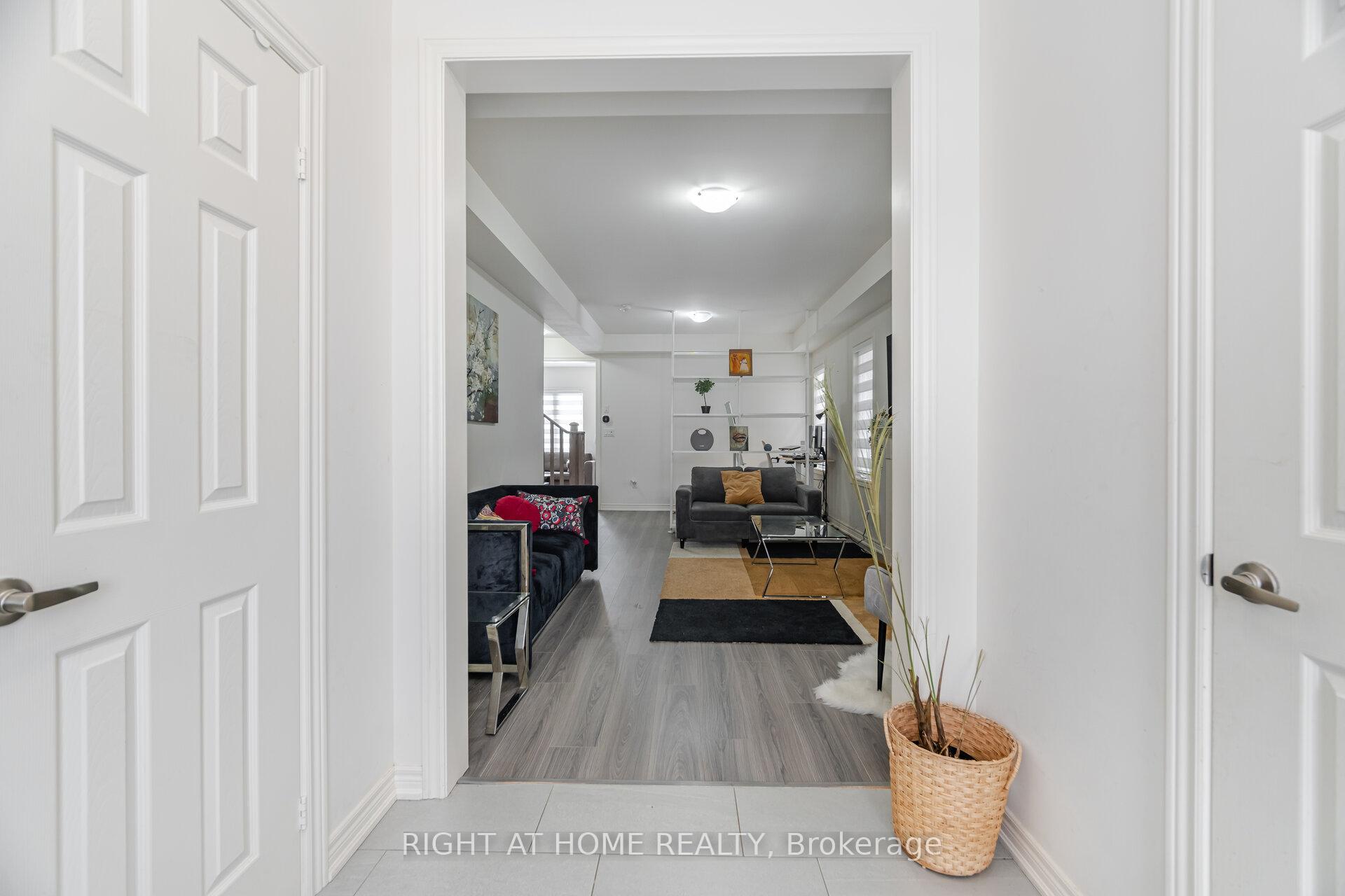 Photo 4 of 266 Skinner Road, Hamilton, Waterdown — HOMEH