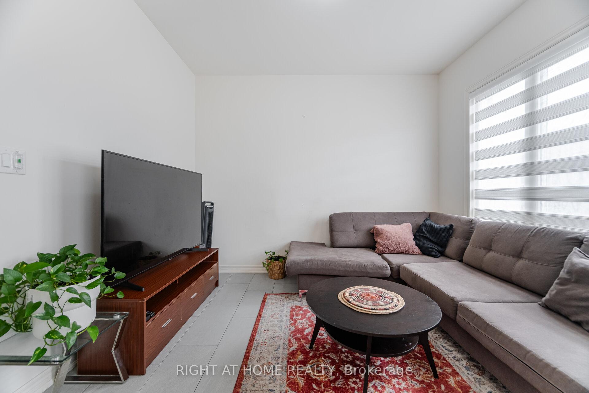 Photo 12 of 266 Skinner Road, Hamilton, Waterdown — HOMEH