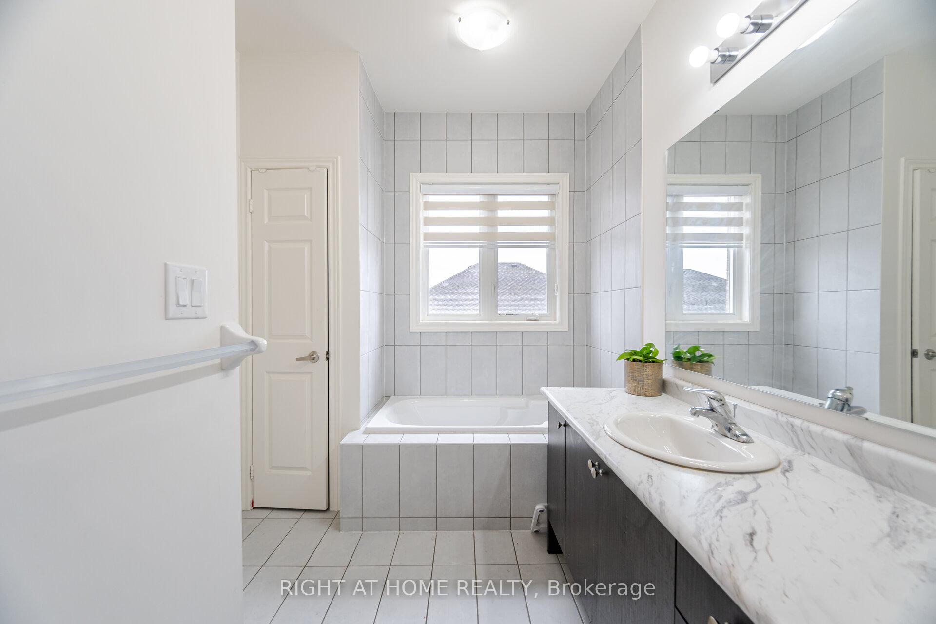 Photo 26 of 266 Skinner Road, Hamilton, Waterdown — HOMEH