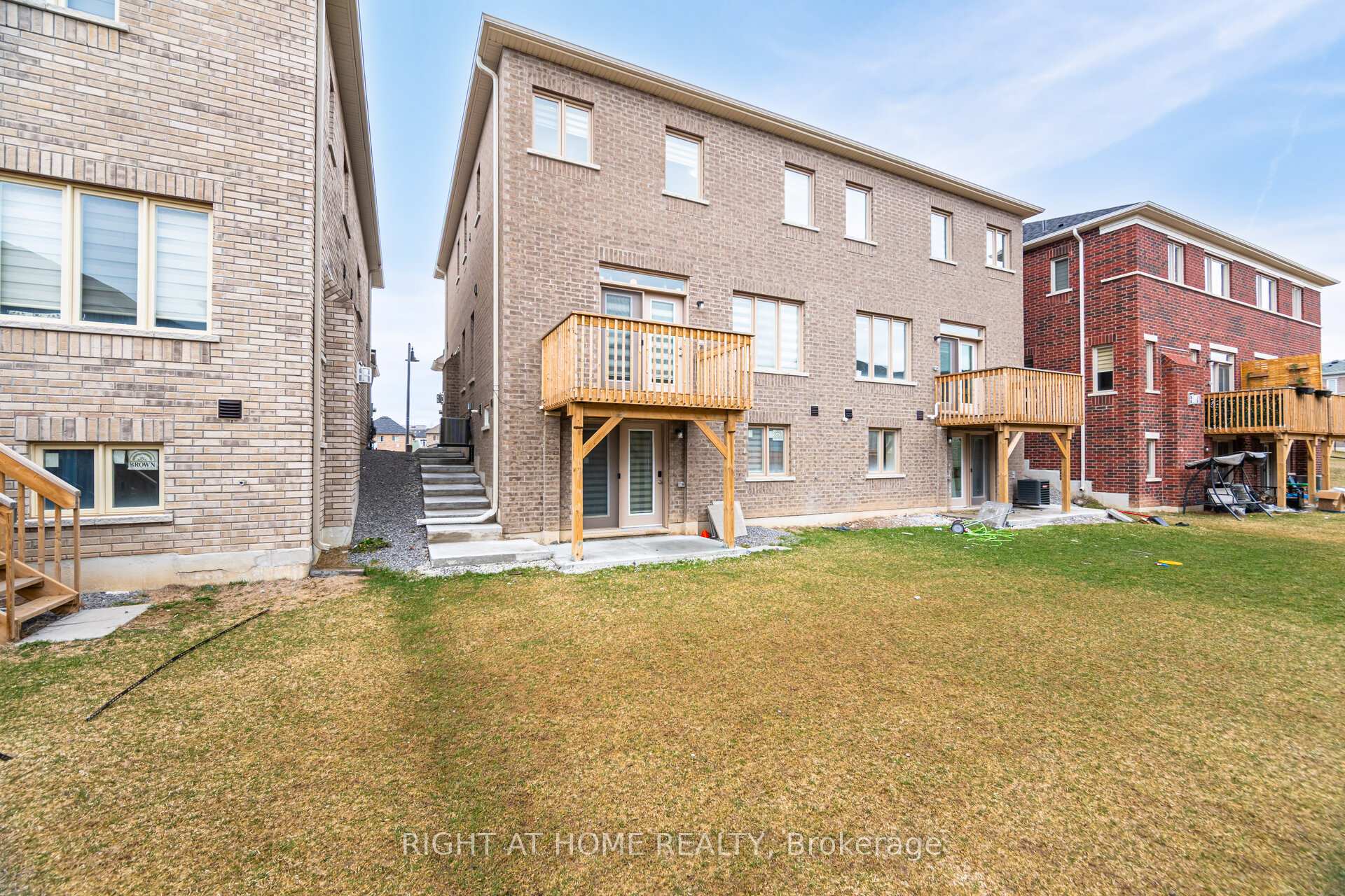 Photo 43 of 266 Skinner Road, Hamilton, Waterdown — HOMEH