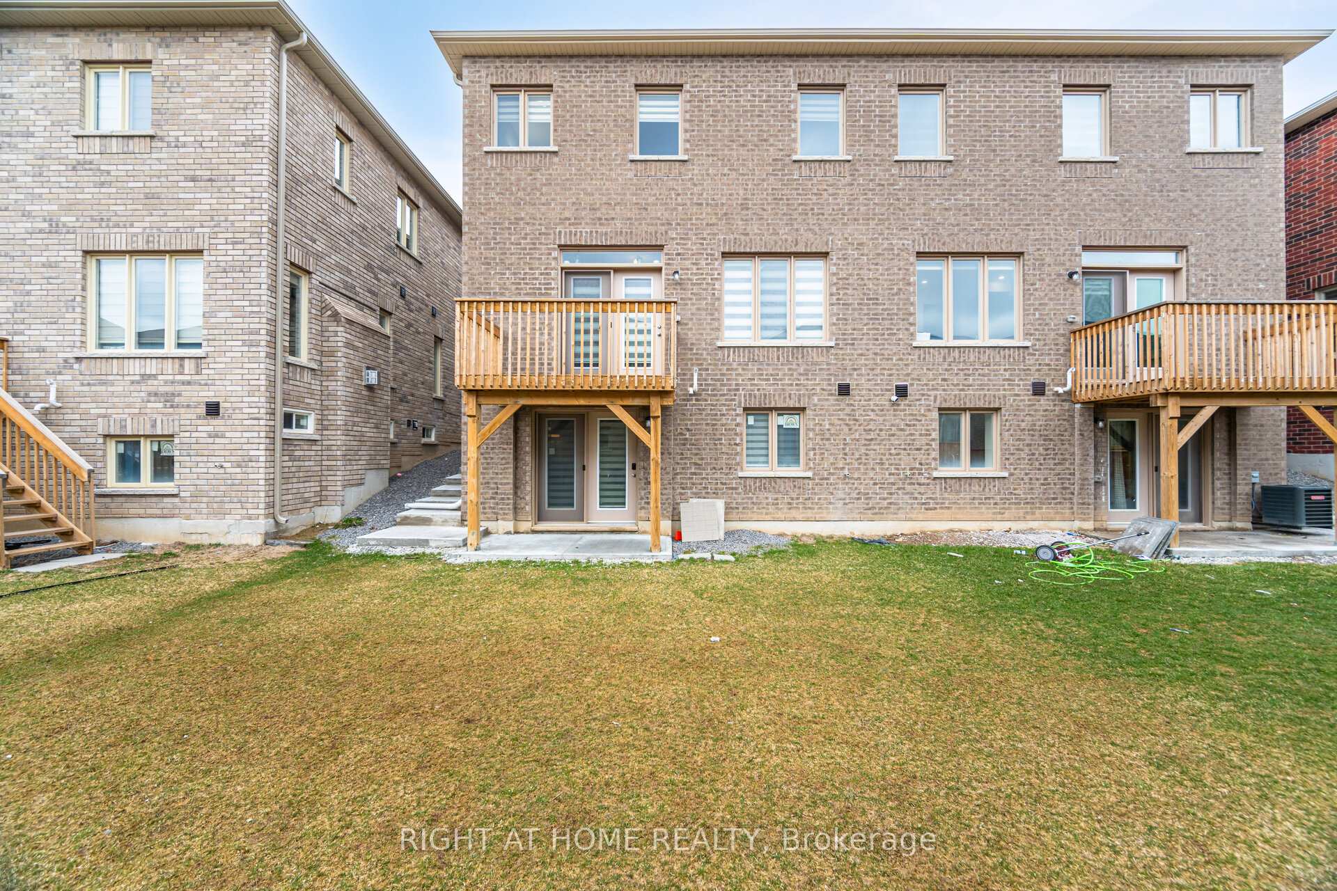 Photo 44 of 266 Skinner Road, Hamilton, Waterdown — HOMEH