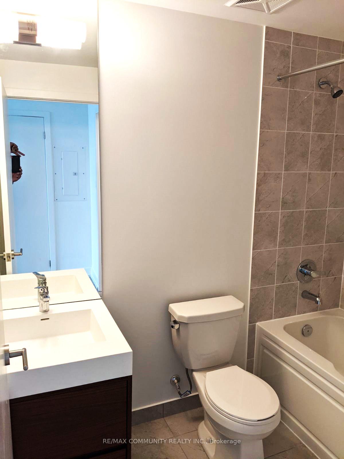 Photo 12 of Unit 502, 1709 Bur Oak Avenue, Markham, Wismer — HOMEH