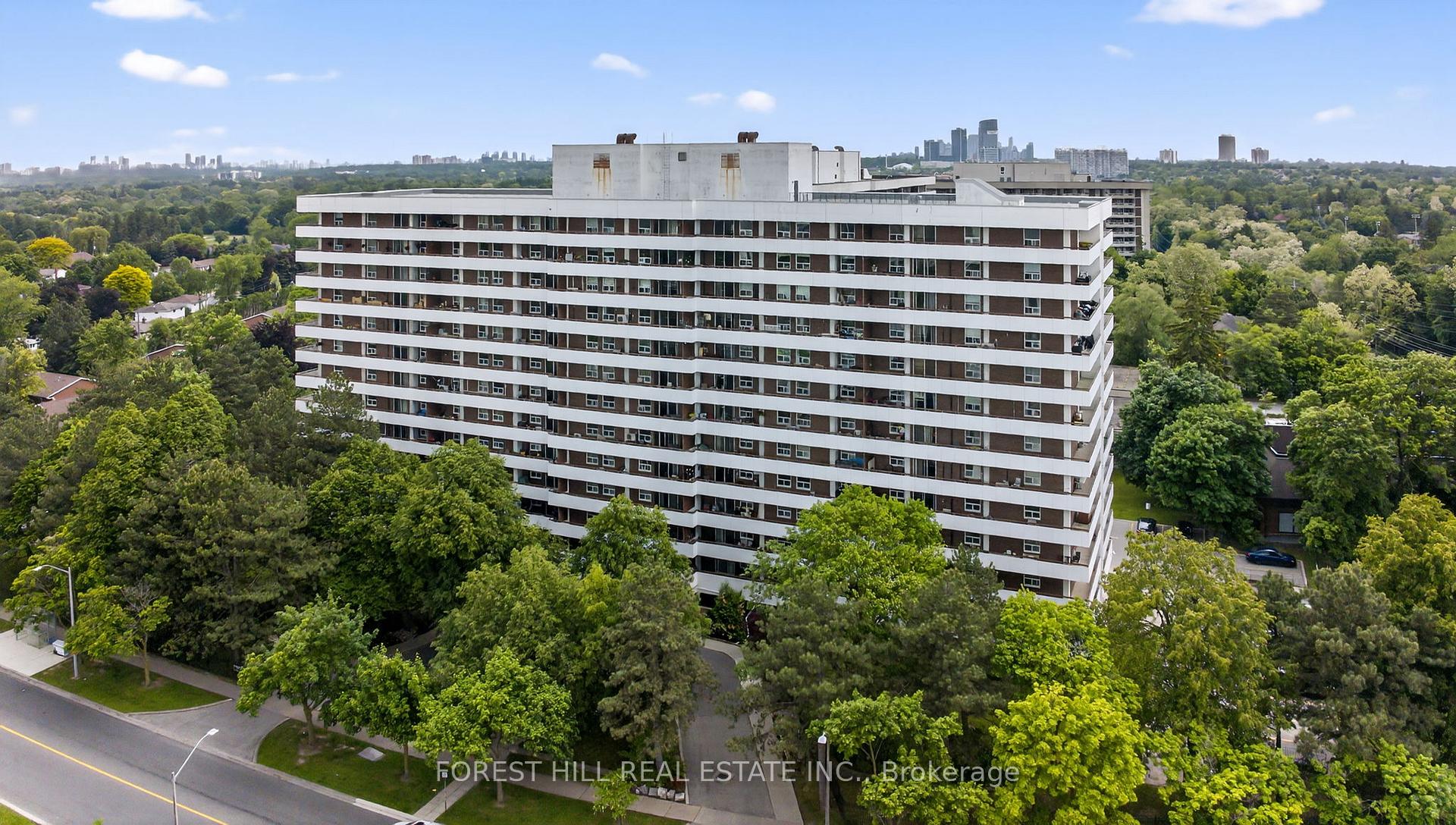 Front of Unit 102, 1 Royal Orchard Boulevard