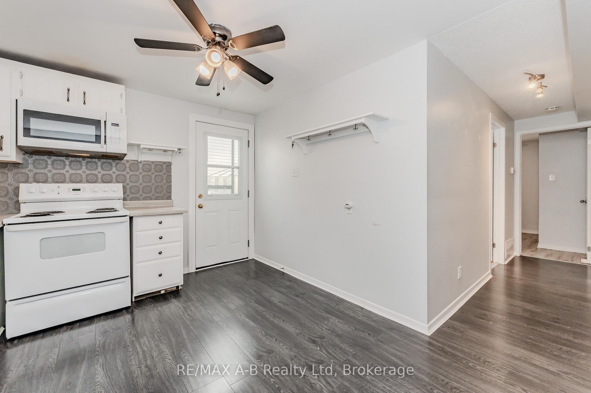 Photo 7 of 169 Elm Ridge Drive S, Kitchener — HOMEH