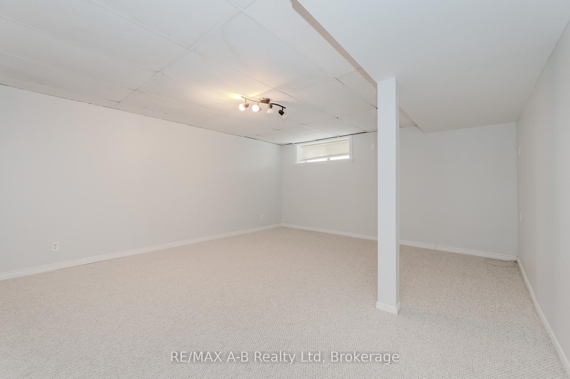 Photo 6 of 169 Elm Ridge Drive S, Kitchener — HOMEH