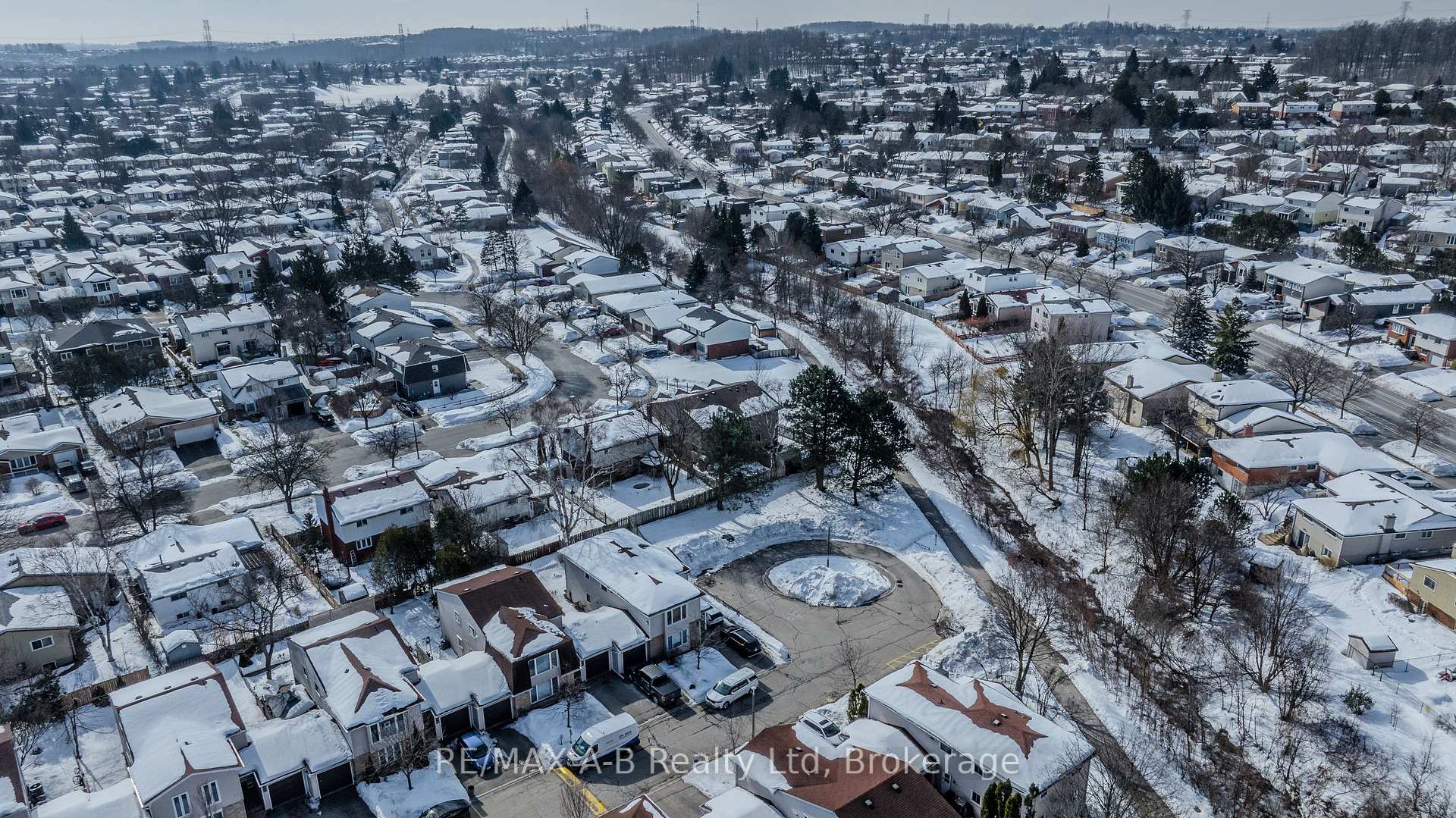 Photo 20 of 169 Elm Ridge Drive S, Kitchener — HOMEH