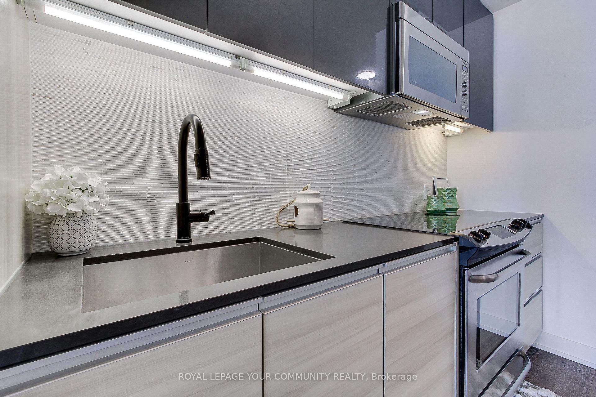 Photo 5 of Unit 903, 1190 Dundas Street E, Toronto, South Riverdale — HOMEH