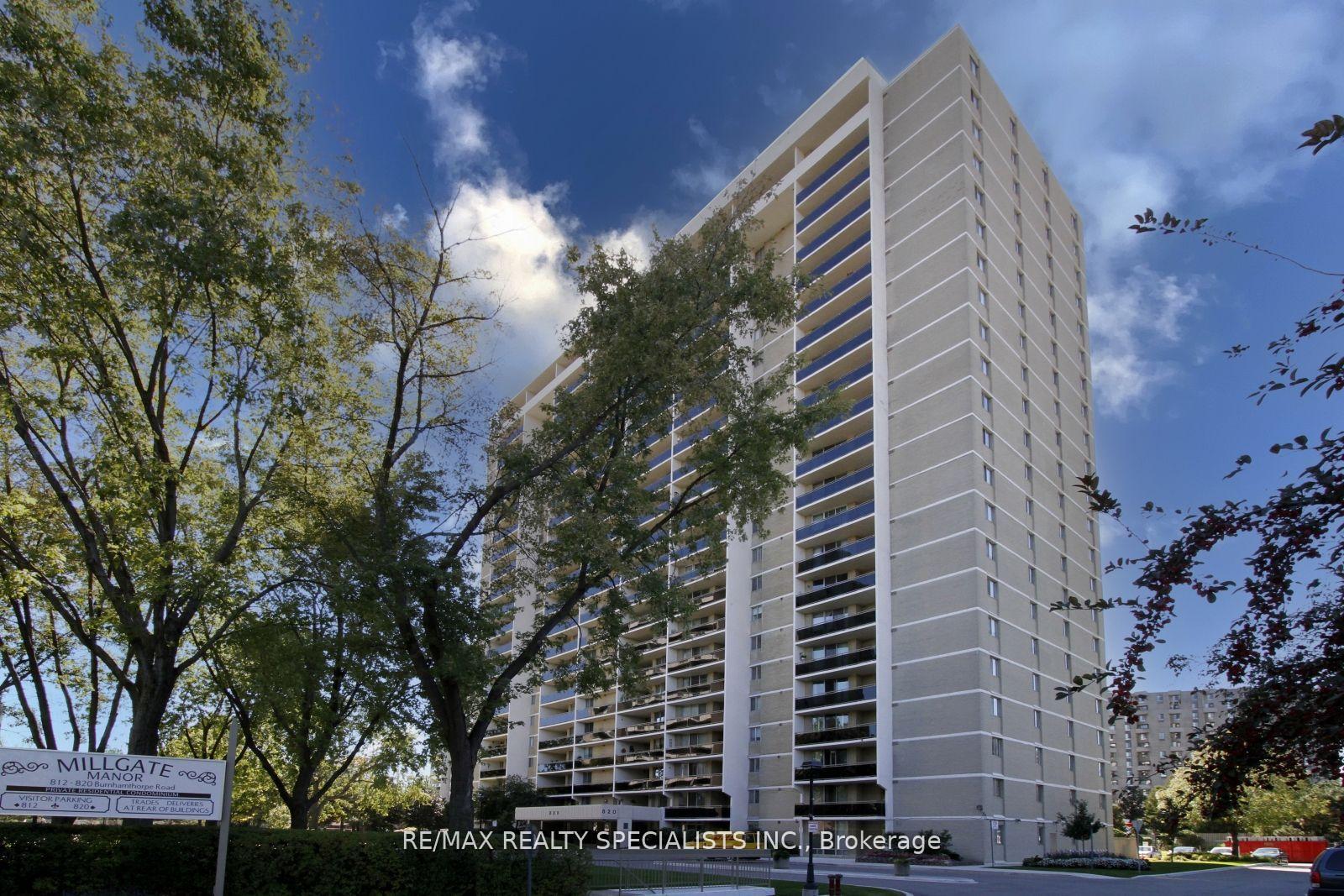 Front of Unit 803, 820 Burnhamthorpe Road