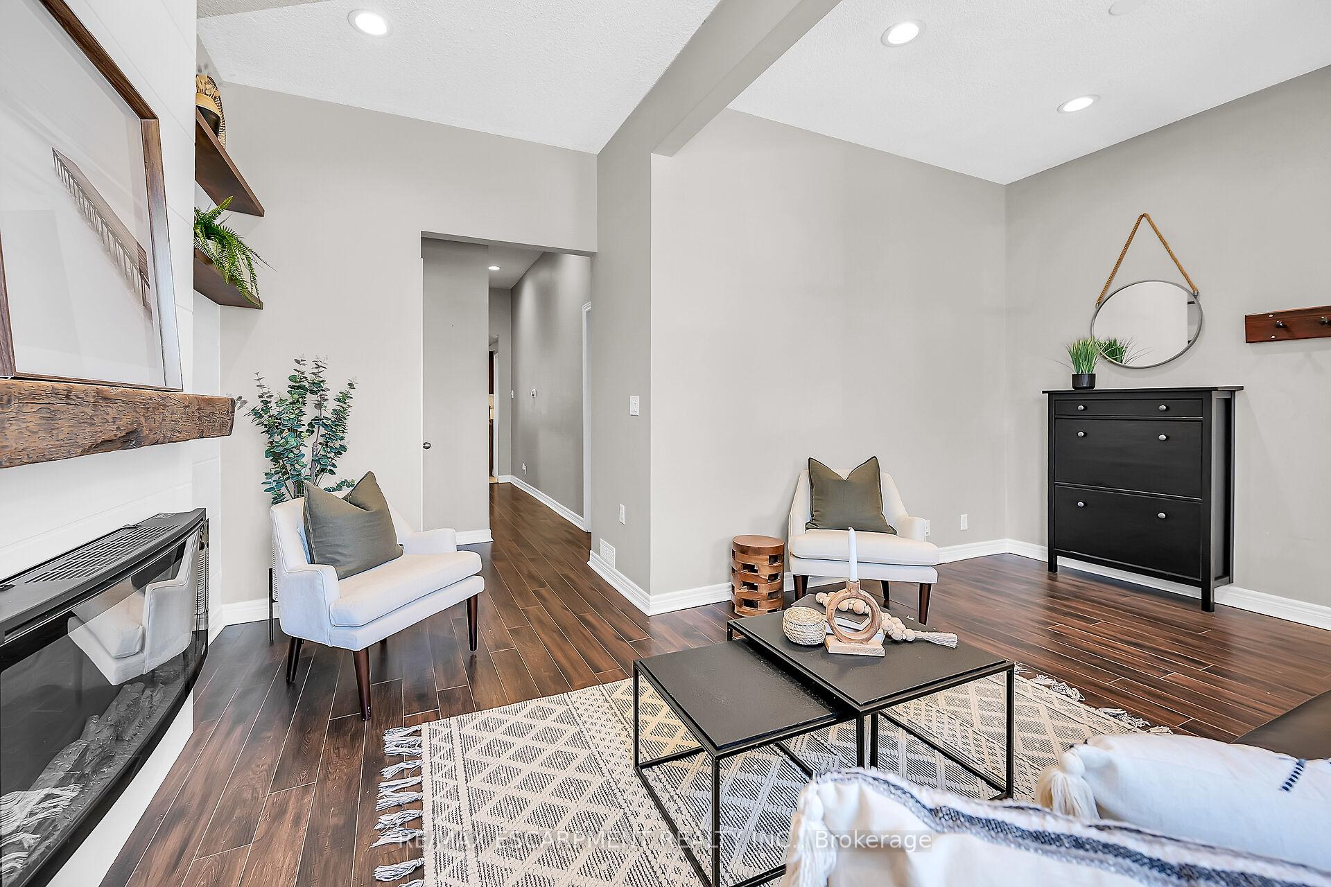 Photo 4 of 161 Ray Street N, Hamilton, Strathcona — HOMEH