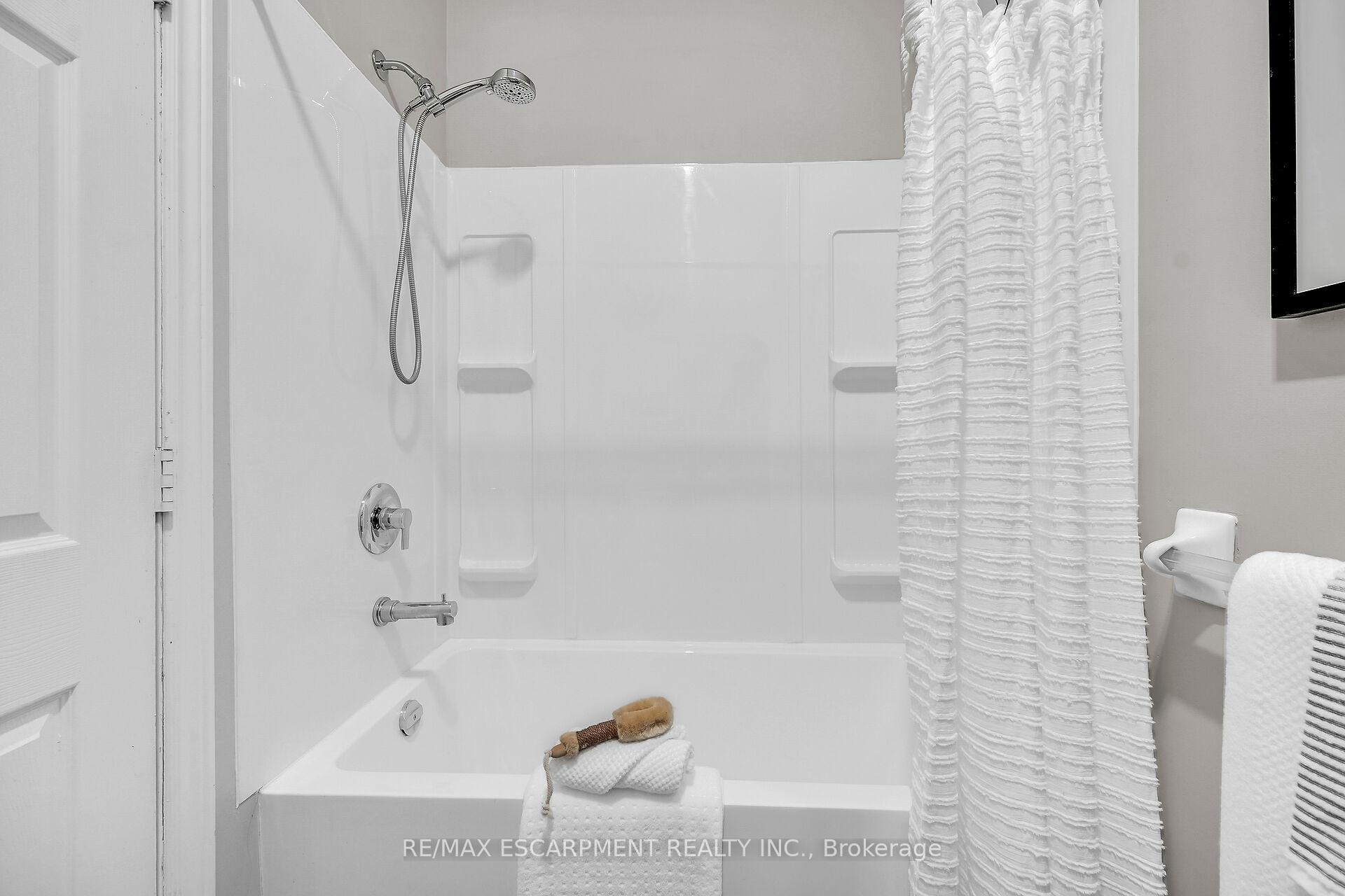 Photo 13 of 161 Ray Street N, Hamilton, Strathcona — HOMEH