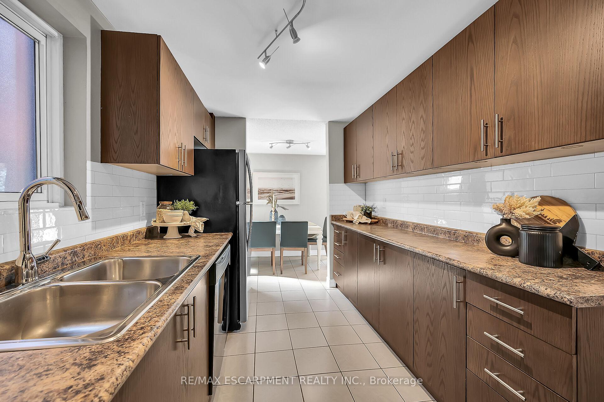 Photo 14 of 161 Ray Street N, Hamilton, Strathcona — HOMEH