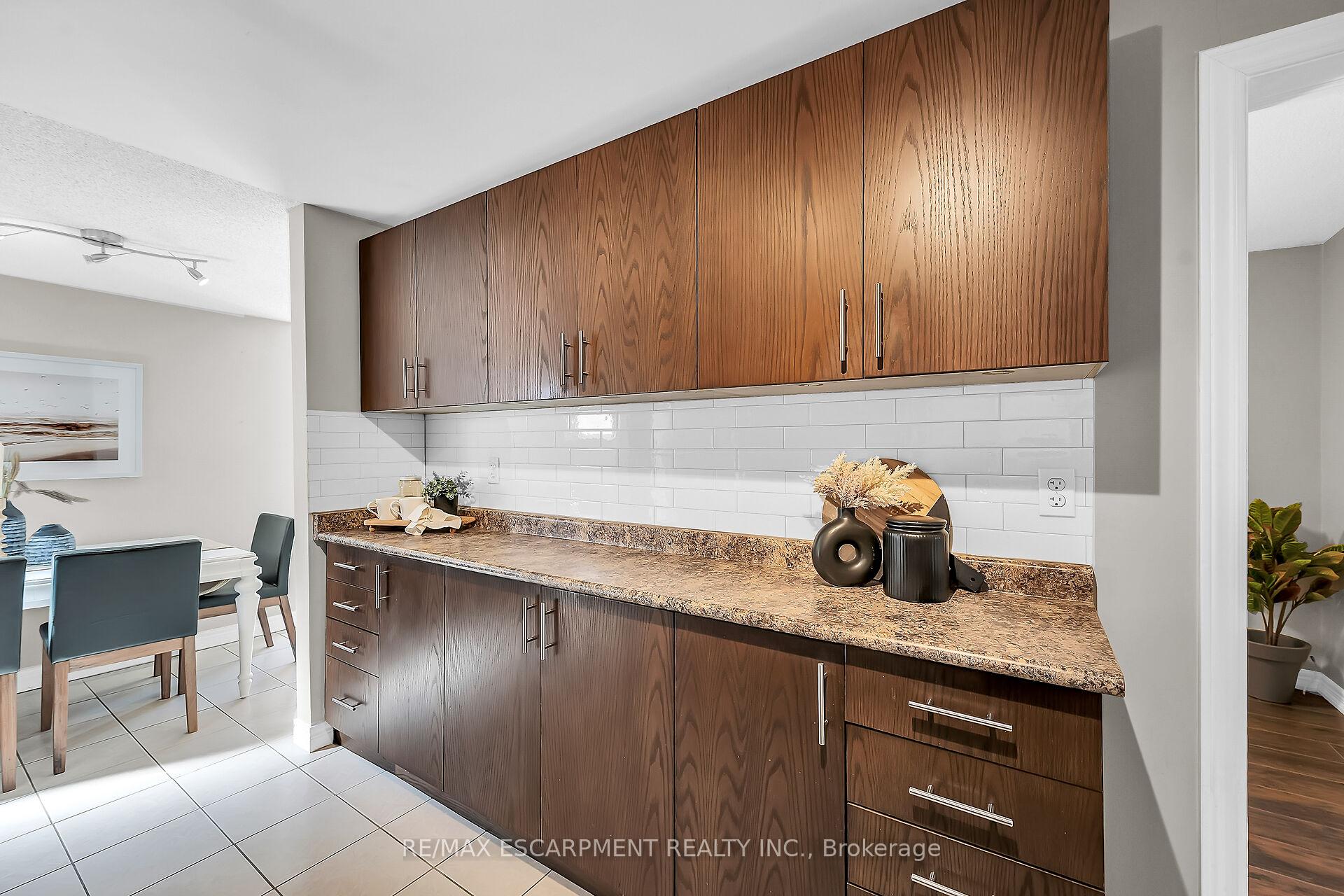 Photo 15 of 161 Ray Street N, Hamilton, Strathcona — HOMEH
