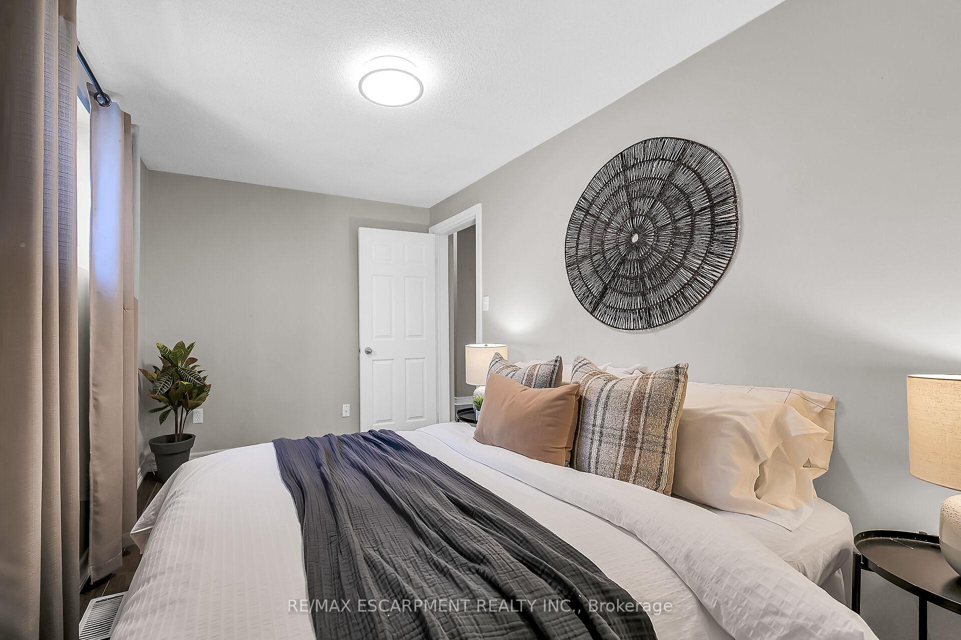 Photo 23 of 161 Ray Street N, Hamilton, Strathcona — HOMEH