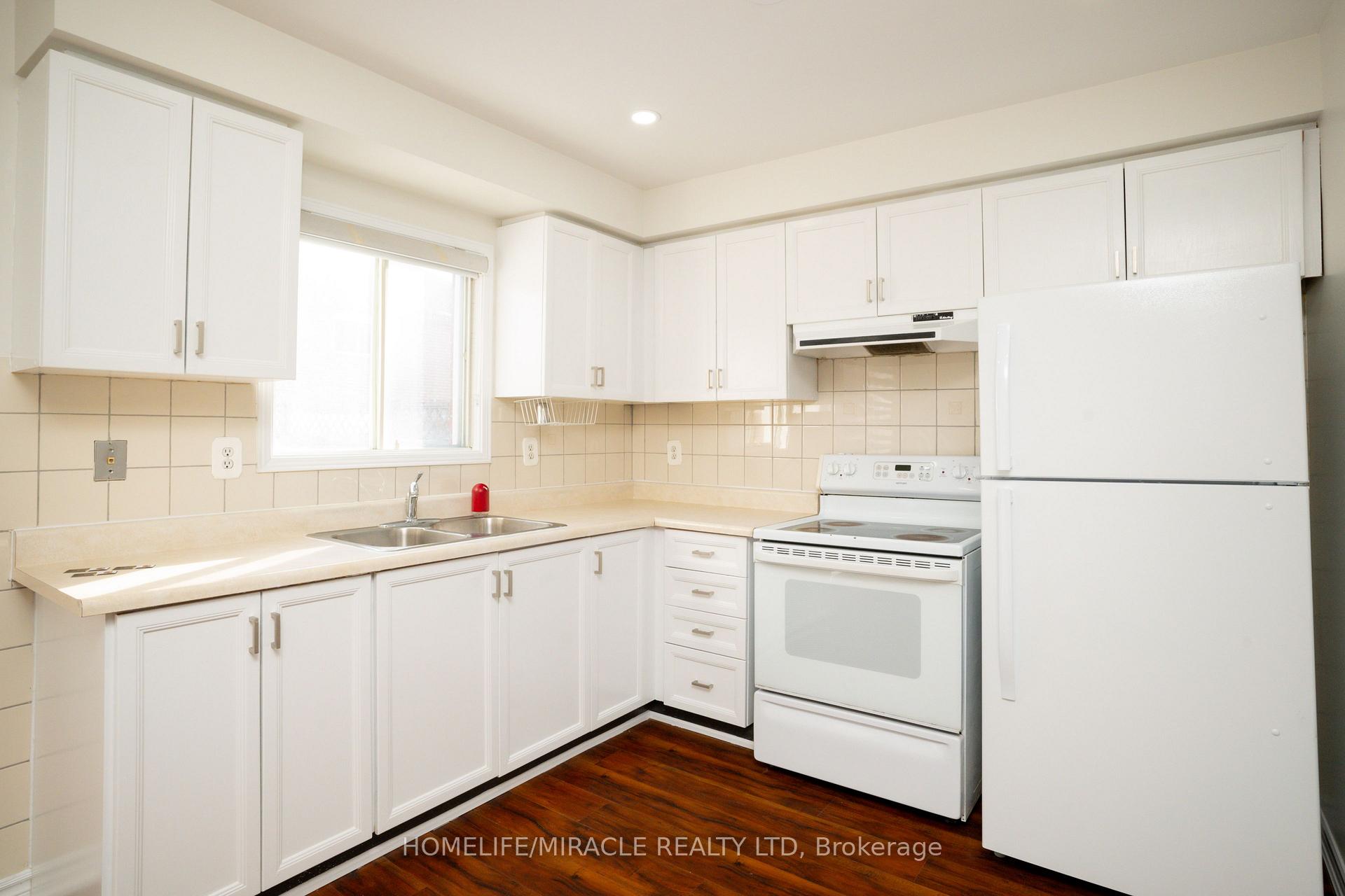 Photo 5 of 23 Piane Avenue, Brampton, Fletcher's West — HOMEH