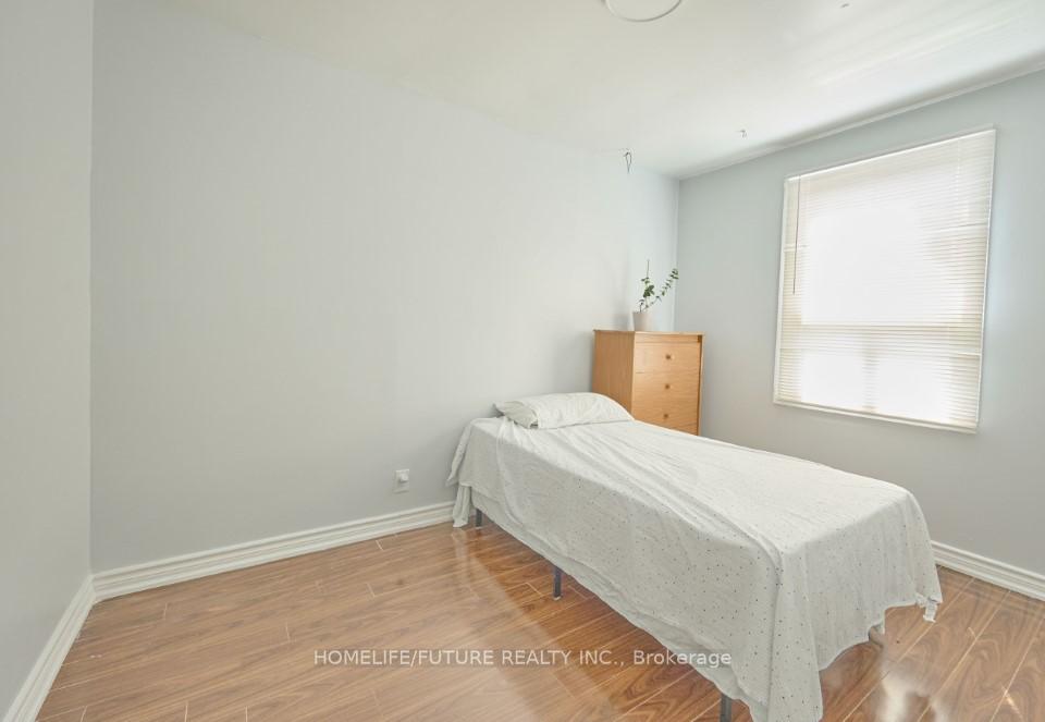 Photo 15 of 35 Elm Street, Ajax, Central — HOMEH