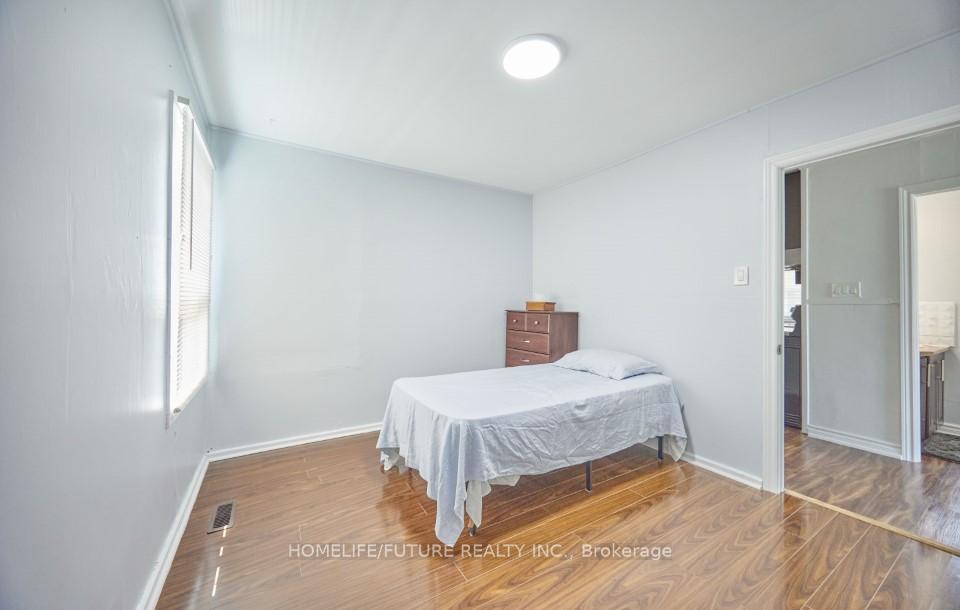 Photo 18 of 35 Elm Street, Ajax, Central — HOMEH
