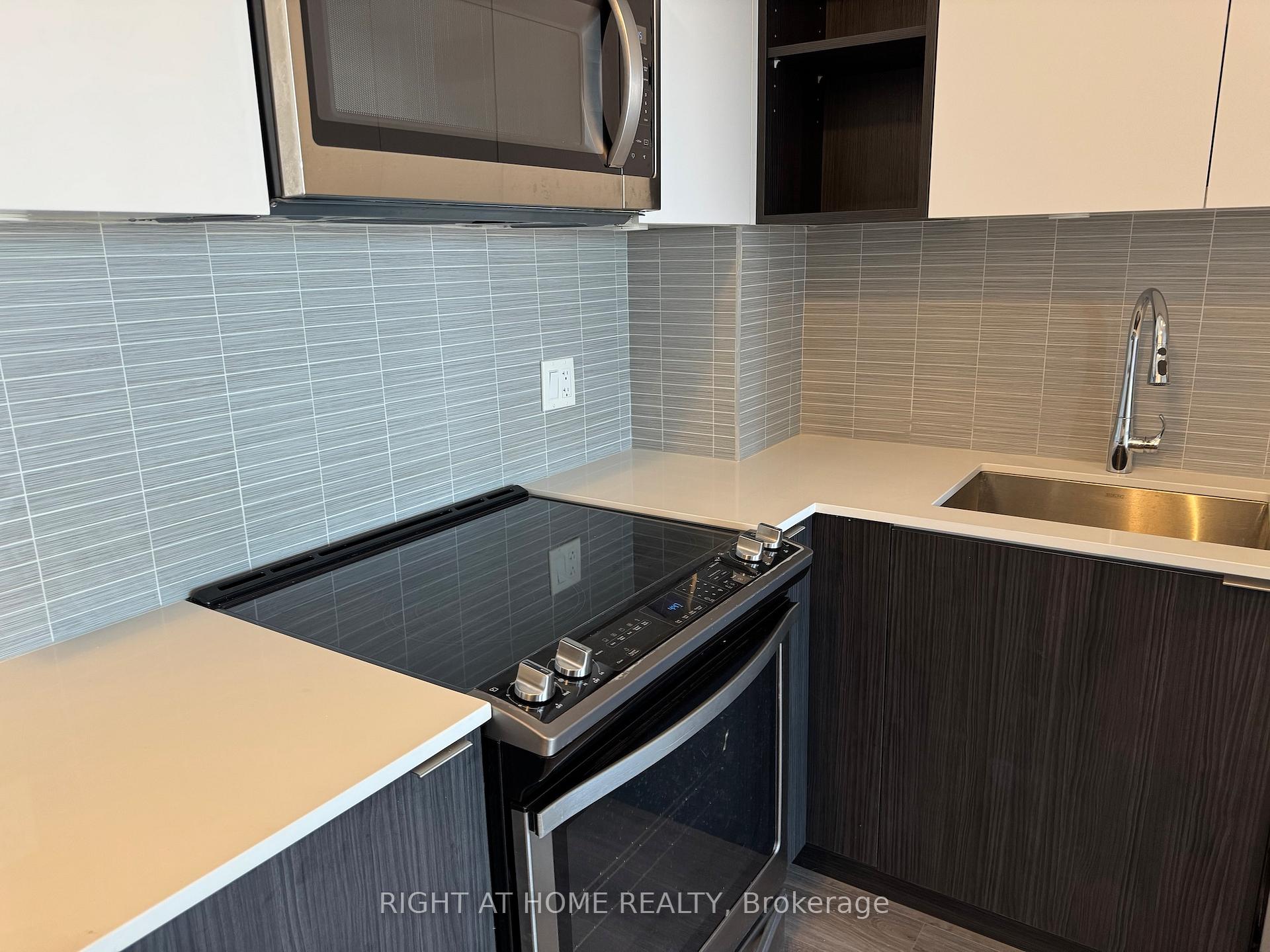 Photo 13 of Unit 329, 100 Eagle Rock Way, Vaughan, Rural Vaughan — HOMEH