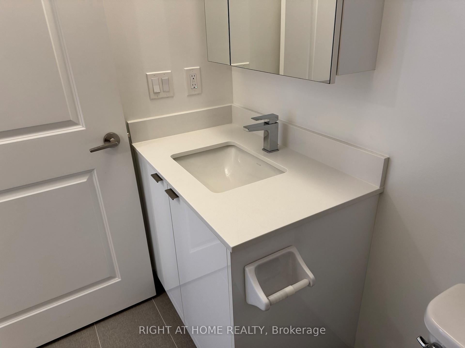 Photo 26 of Unit 329, 100 Eagle Rock Way, Vaughan, Rural Vaughan — HOMEH