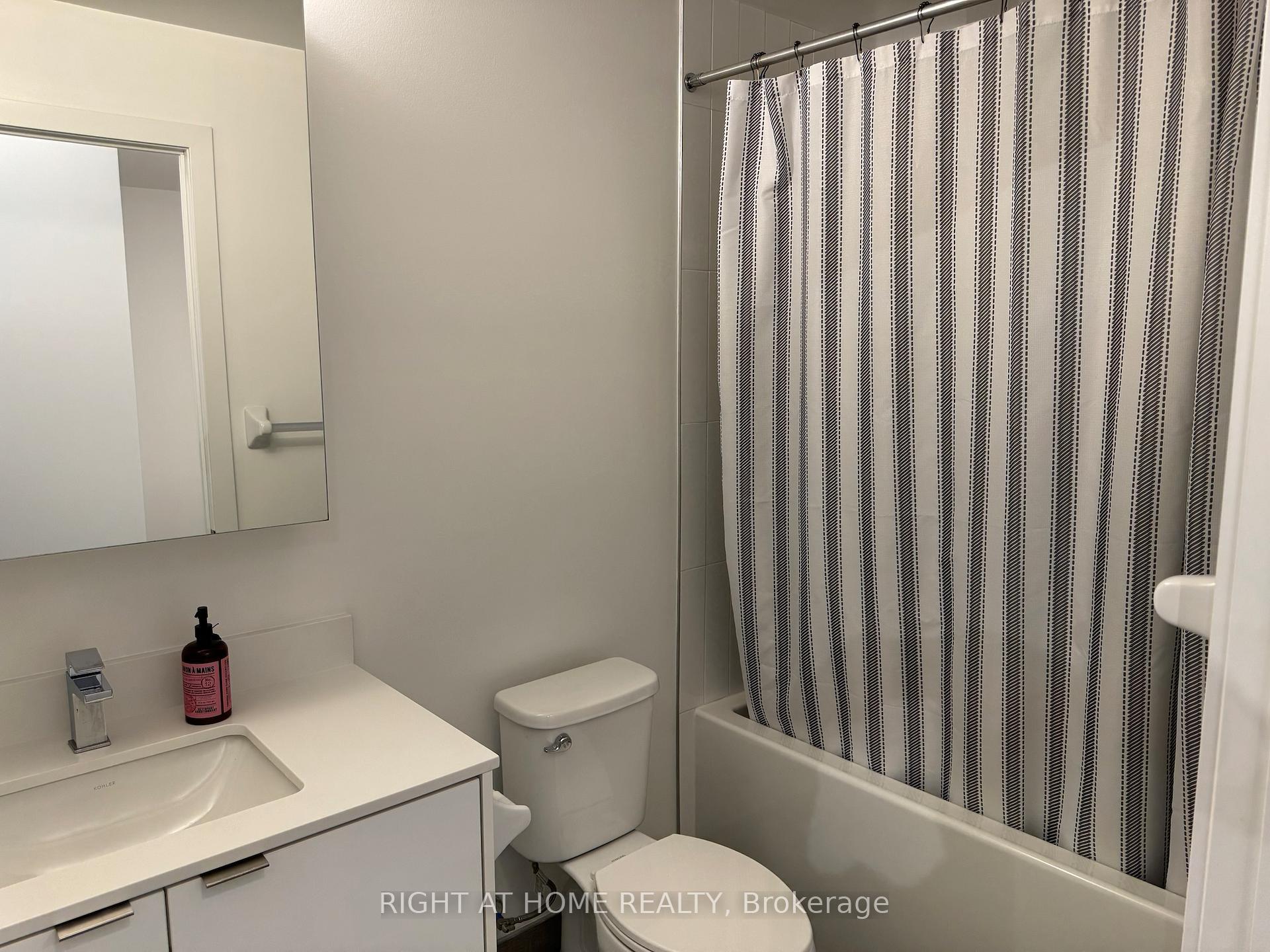 Photo 18 of Unit 329, 100 Eagle Rock Way, Vaughan, Rural Vaughan — HOMEH