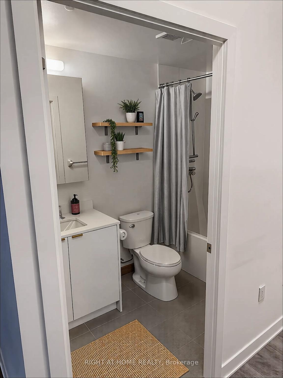 Photo 6 of Unit 329, 100 Eagle Rock Way, Vaughan, Rural Vaughan — HOMEH