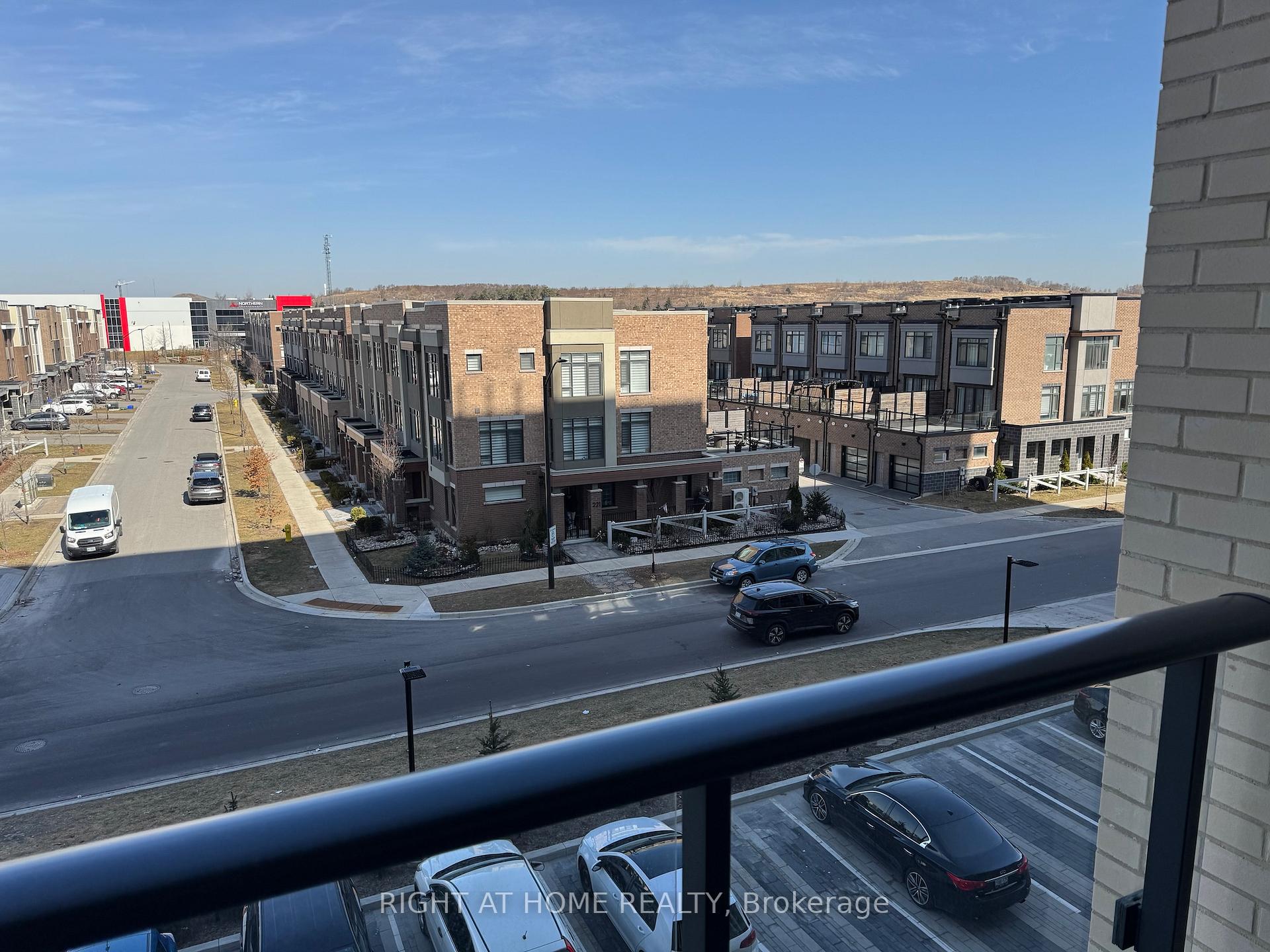 Photo 16 of Unit 329, 100 Eagle Rock Way, Vaughan, Rural Vaughan — HOMEH