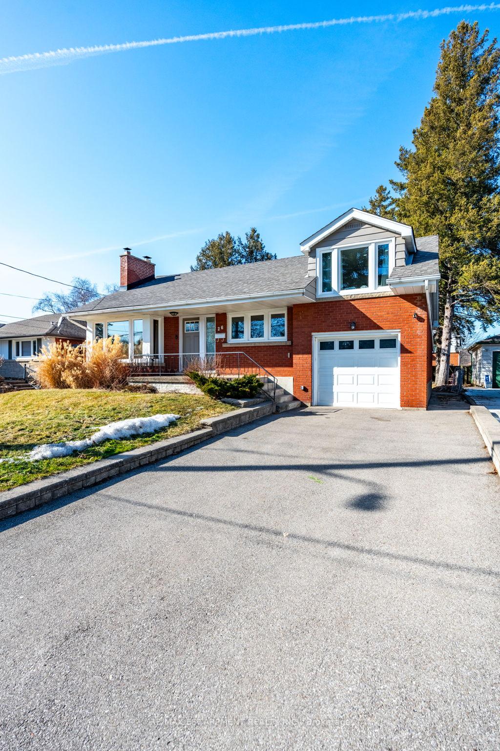 Photo 3 of 26 McMaster Avenue, Hamilton, Dundas — HOMEH