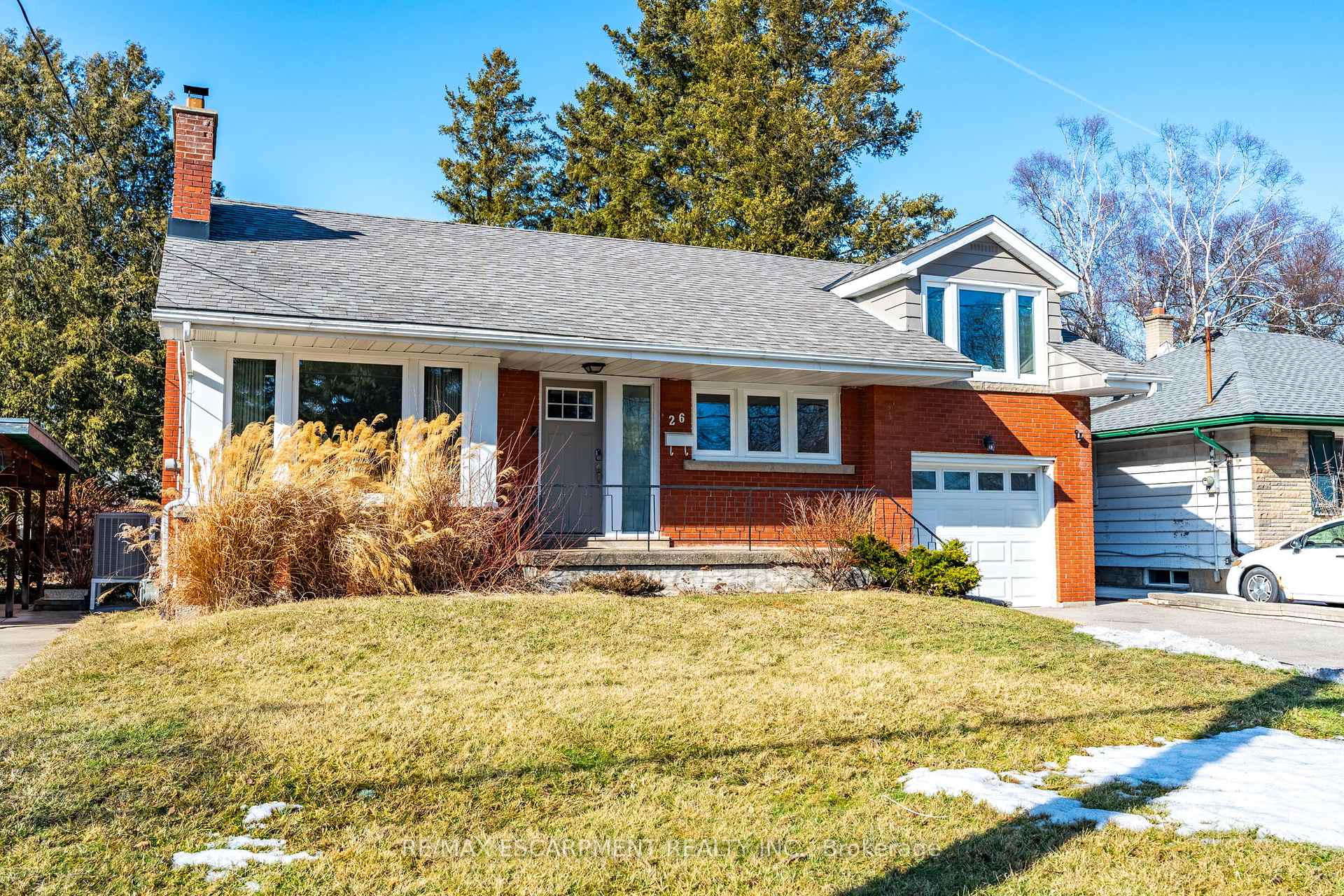 Photo 2 of 26 McMaster Avenue, Hamilton, Dundas — HOMEH